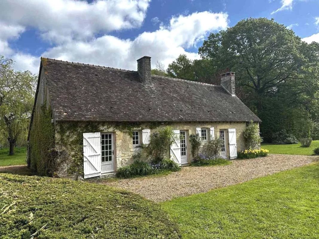 Proche Bellême, maison isolée en pleine campagne sur grand terrain