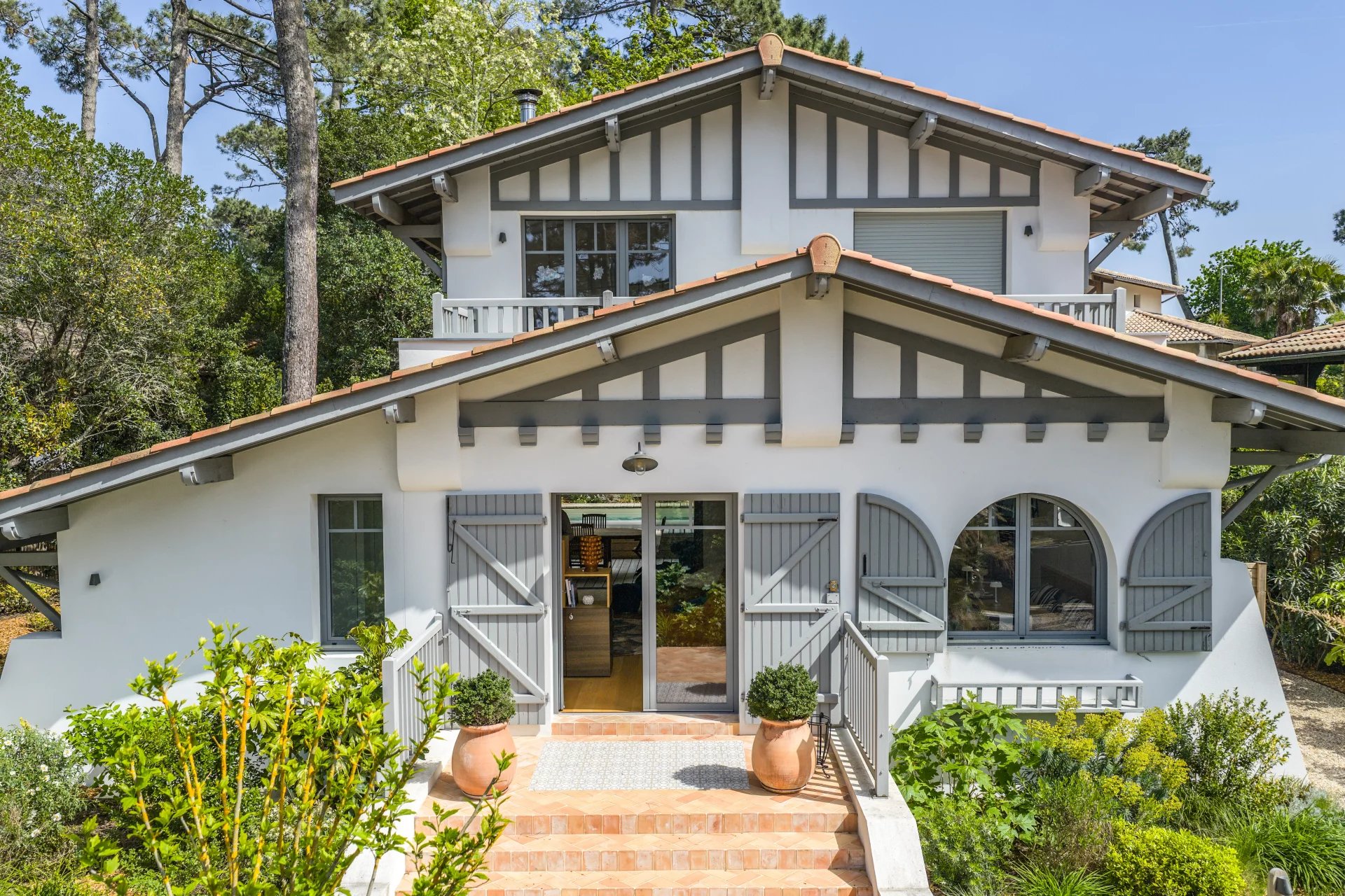 Pyla-sur-Mer - Villa with a pool and views of the Bassin