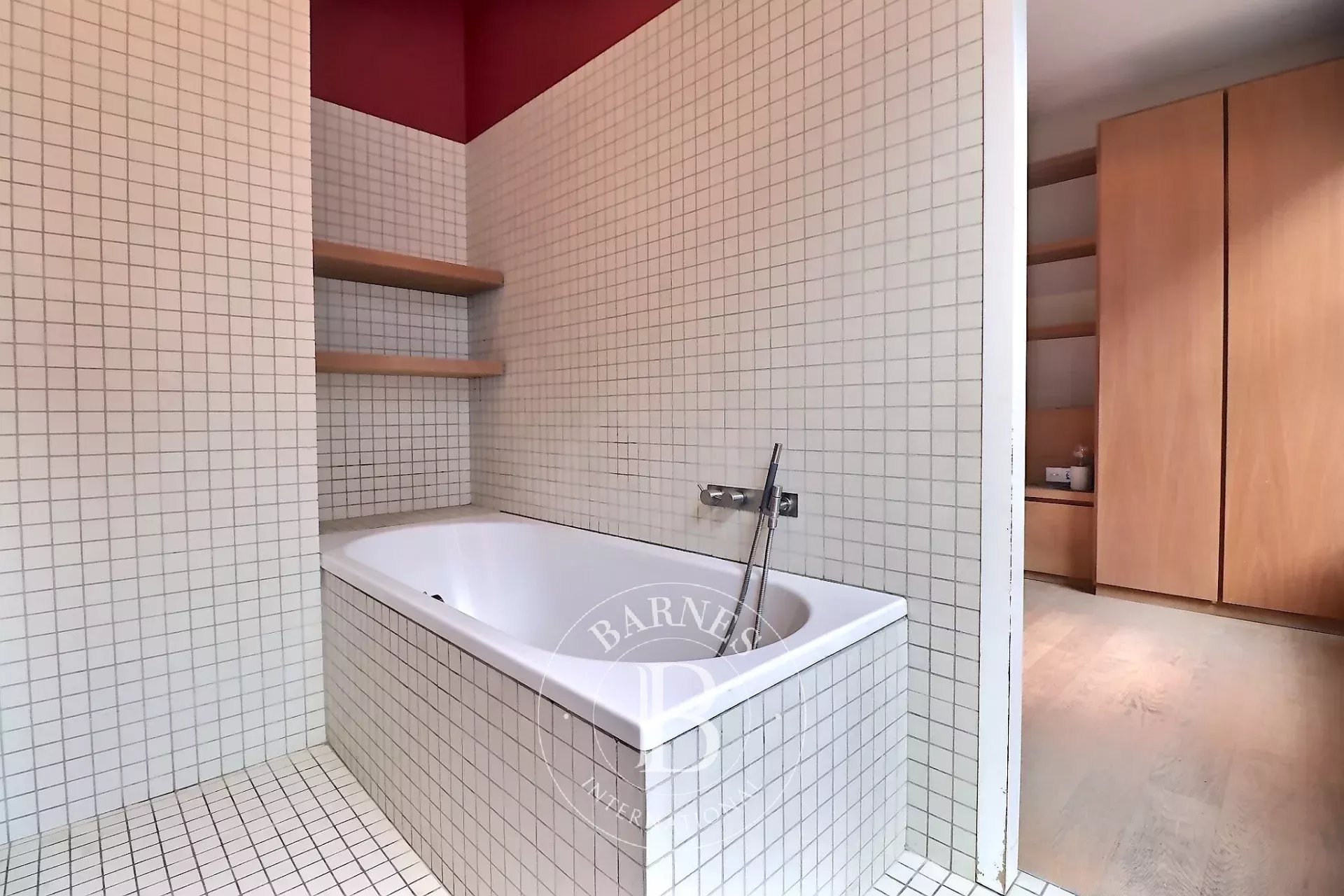 Châtelain - Town house of +/- 450m2 with 6bed + swimming pool