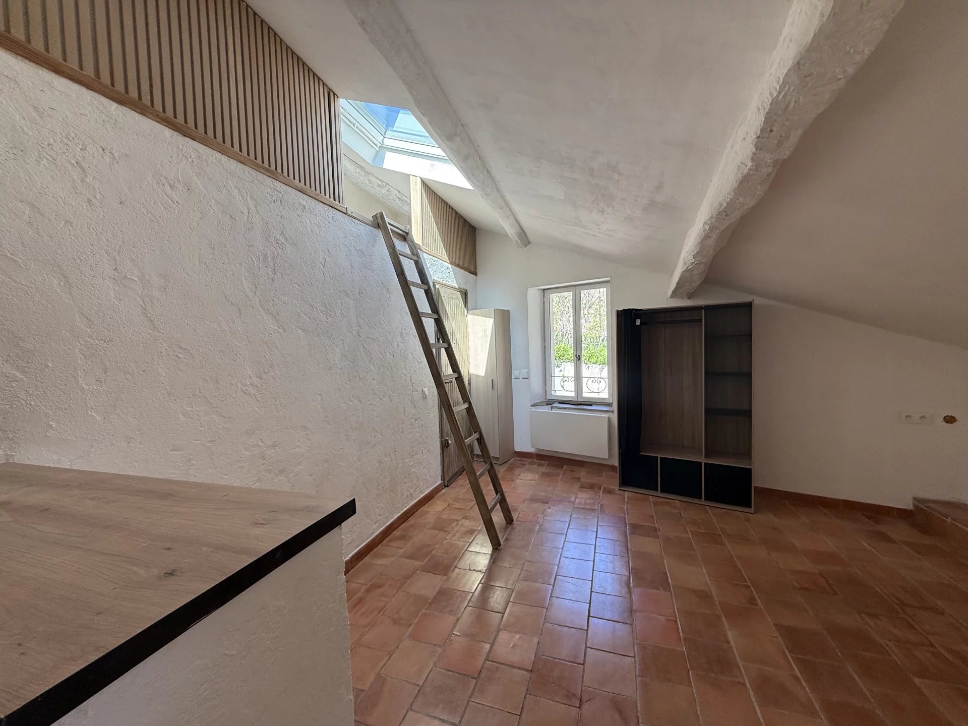 STUDIO AVEC MEZZANINE - GRASSE