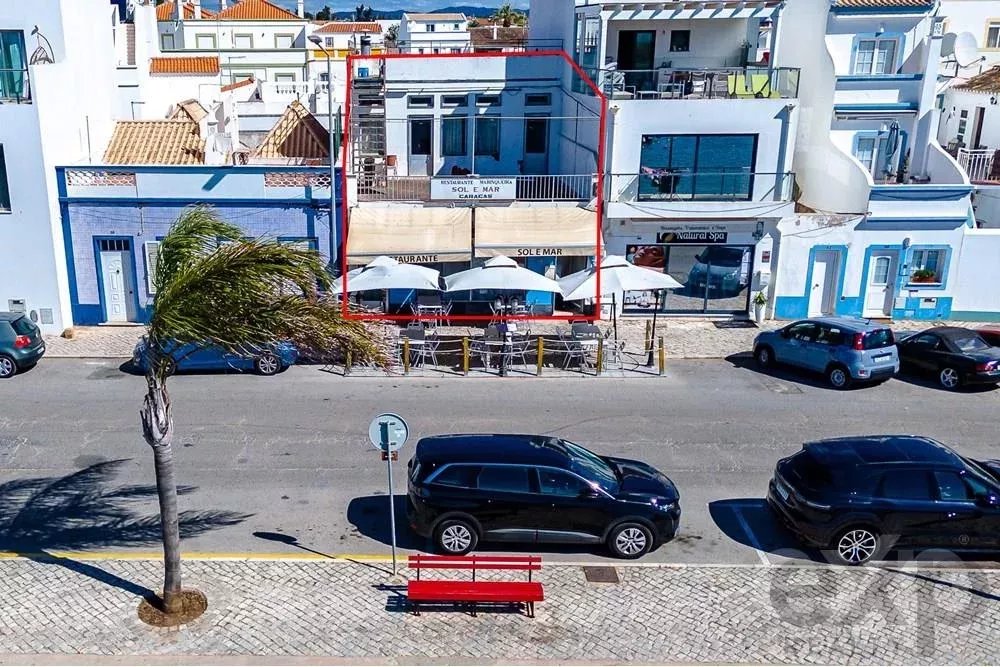 Restaurante em Localização Privilegiada na Primeira Linha de Santa Luzia