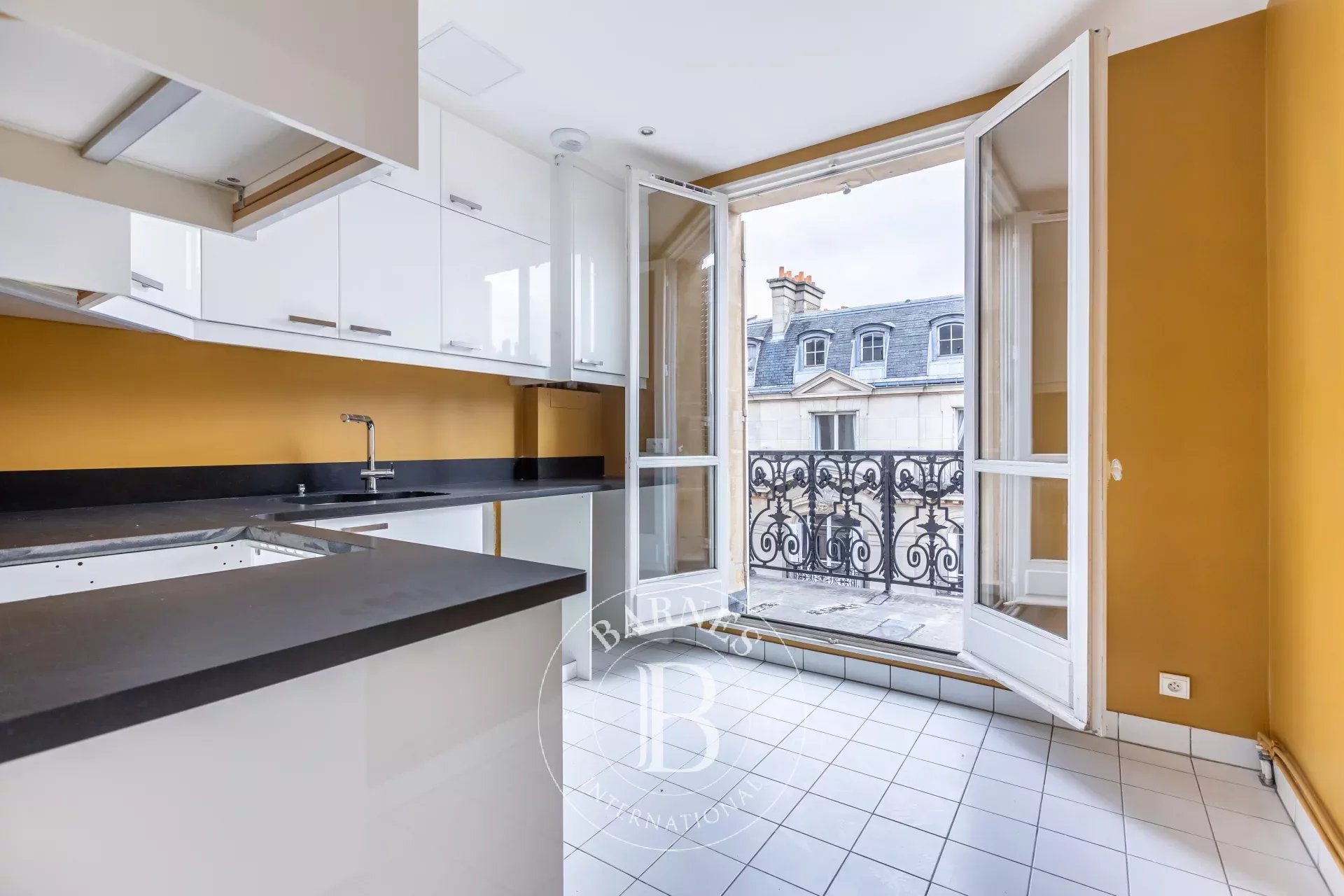 Daire Paris 8ème - picture 10