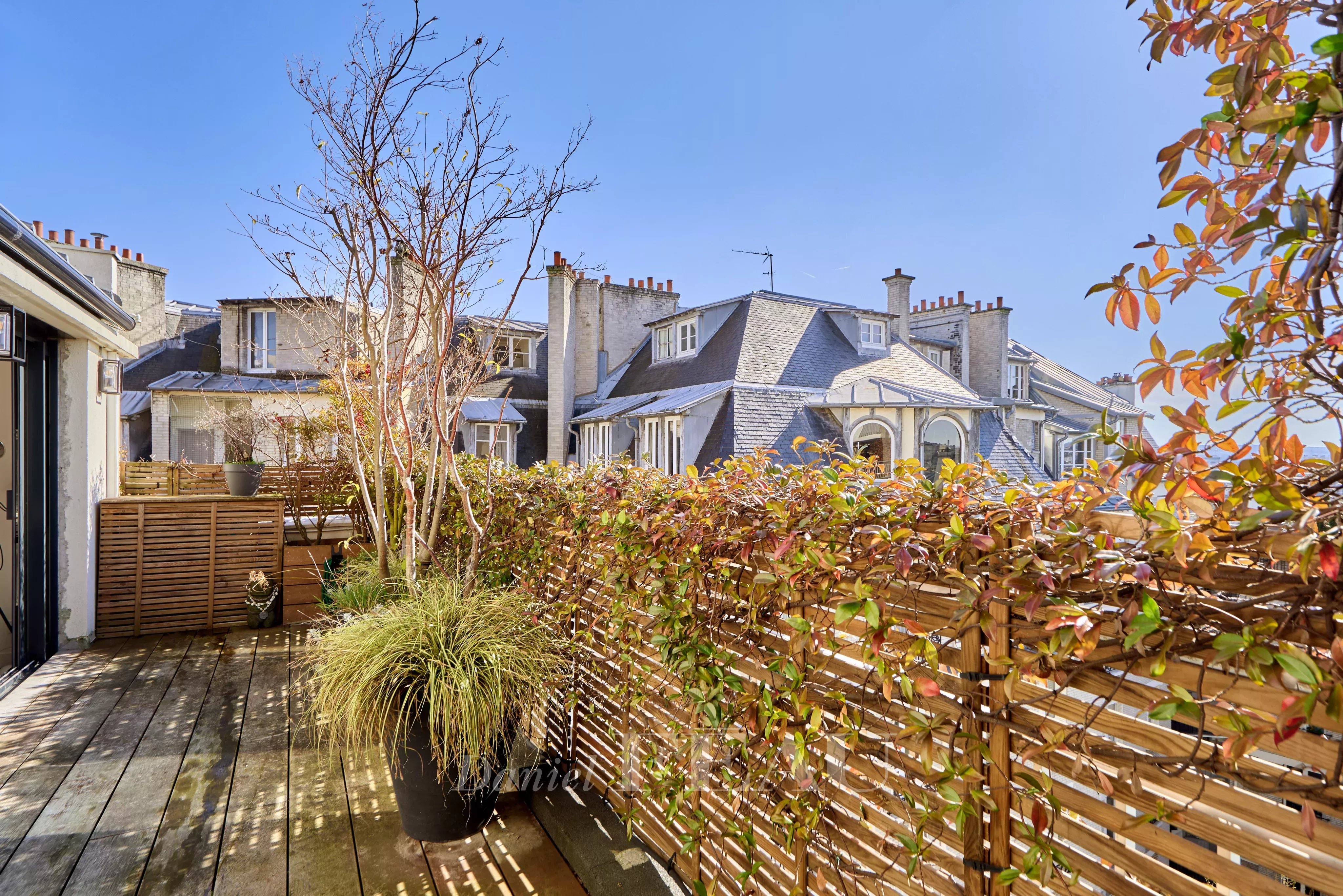 Sale Apartment Paris 16th