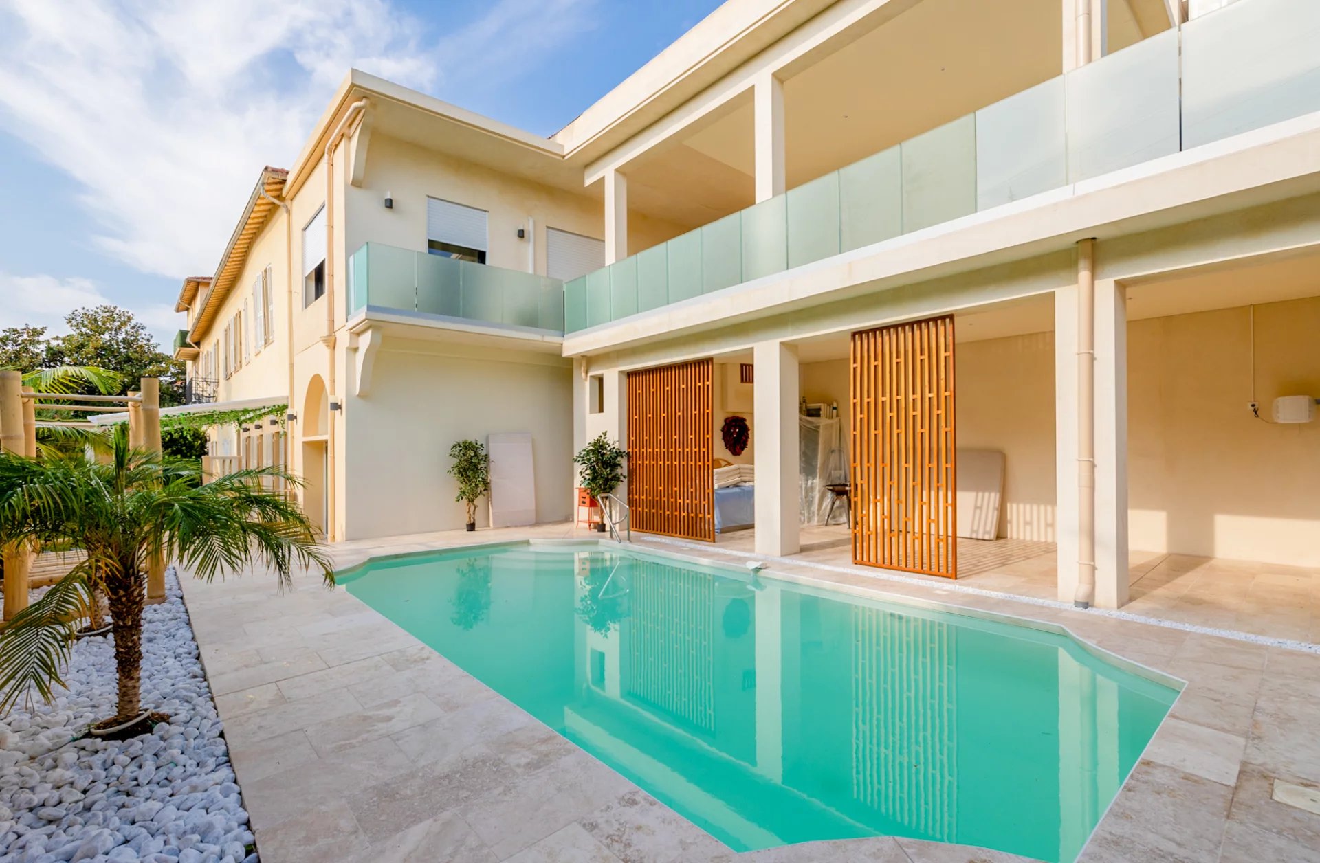 HOUSE FOR SALE IN BEAULIEU - 6 BEDROOMS - POOL - GARAGE - TERRACES