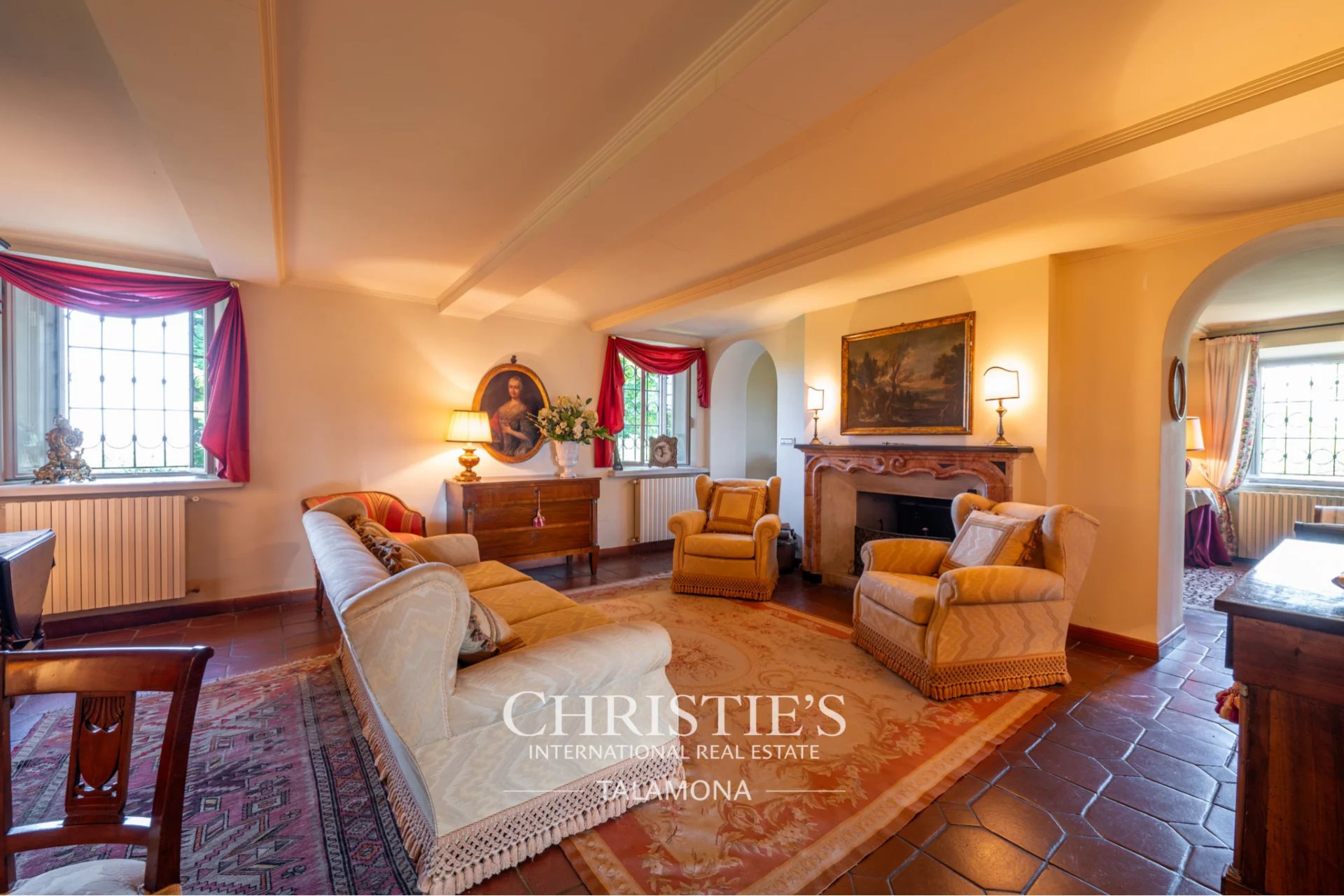 10 Bedroom Villa/Townhouse's Image 44