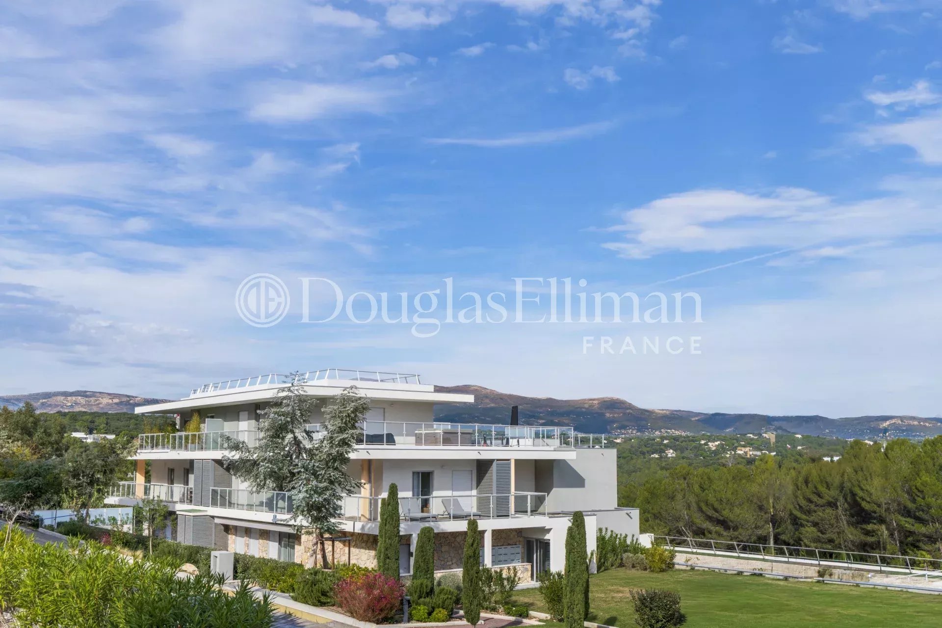 BIOT SOPHIA ANTIPOLIS – Appartement de 3 Chambres - Image nᵒ2