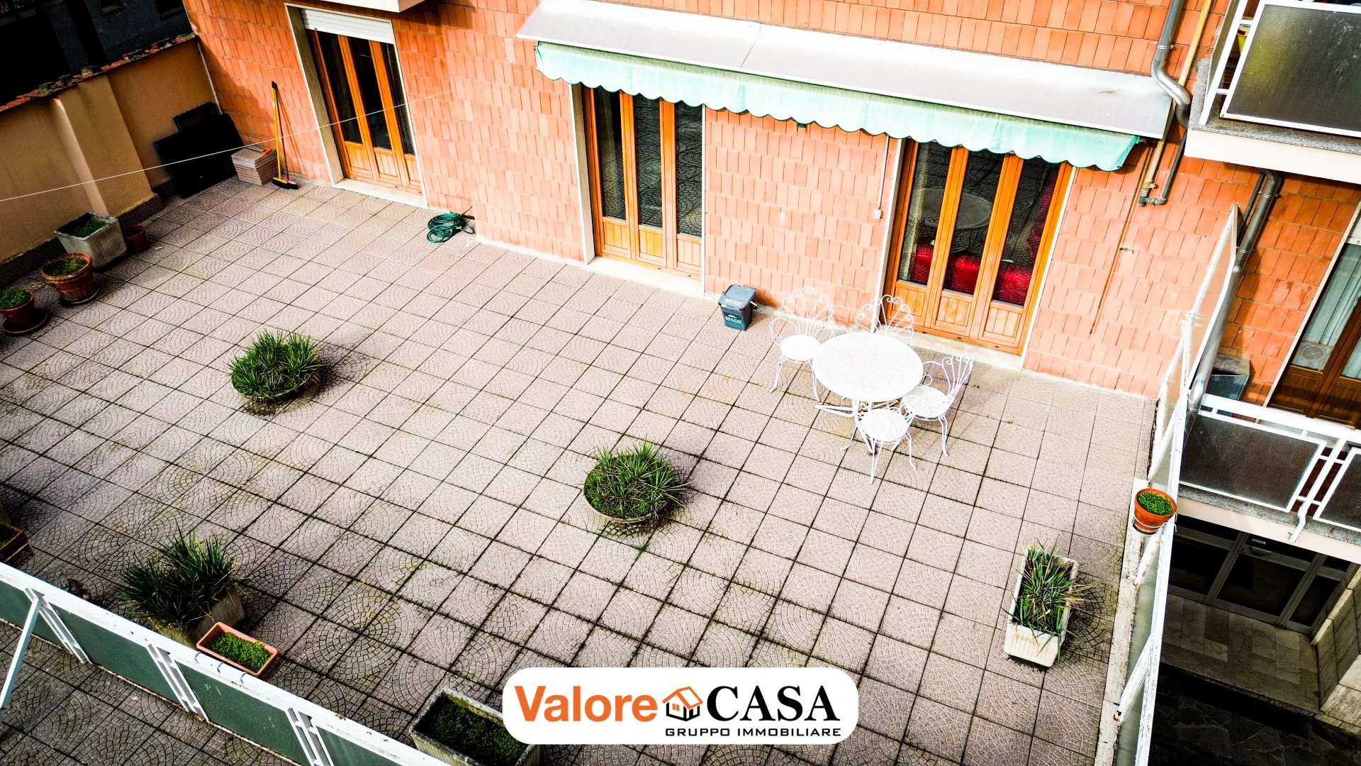 ACQUI TERME, APPARTAMENTO DI 5 LOCALI CON GRANDE TERRAZZA