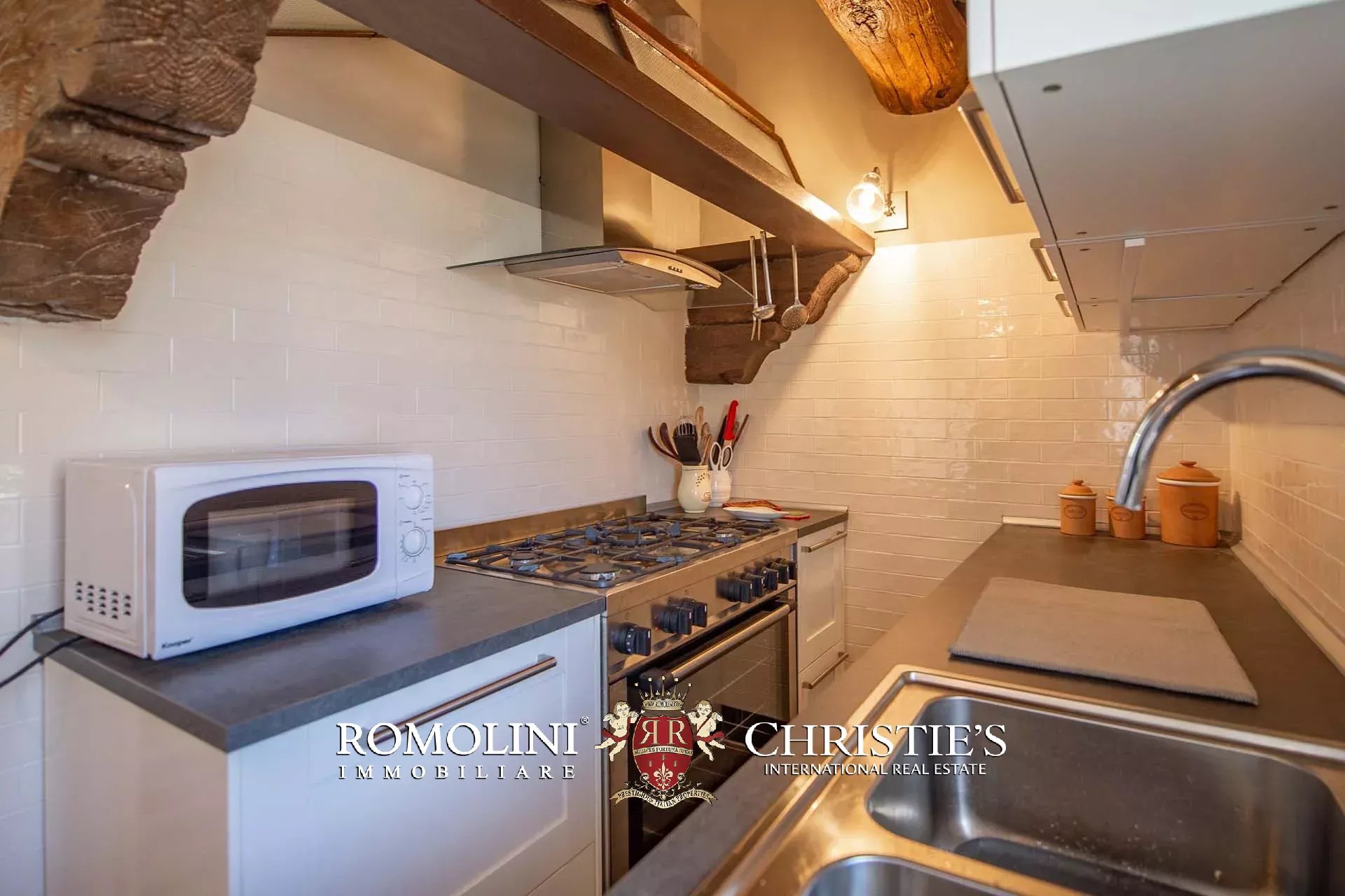 7 Bedroom Villa/Townhouse's Image 63