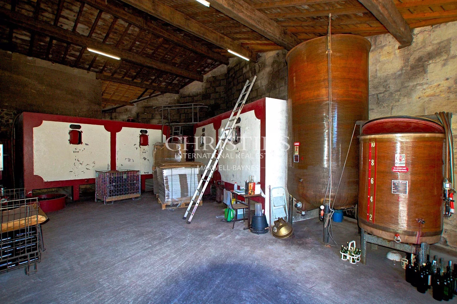 6 Bedroom Vineyard's Image 5