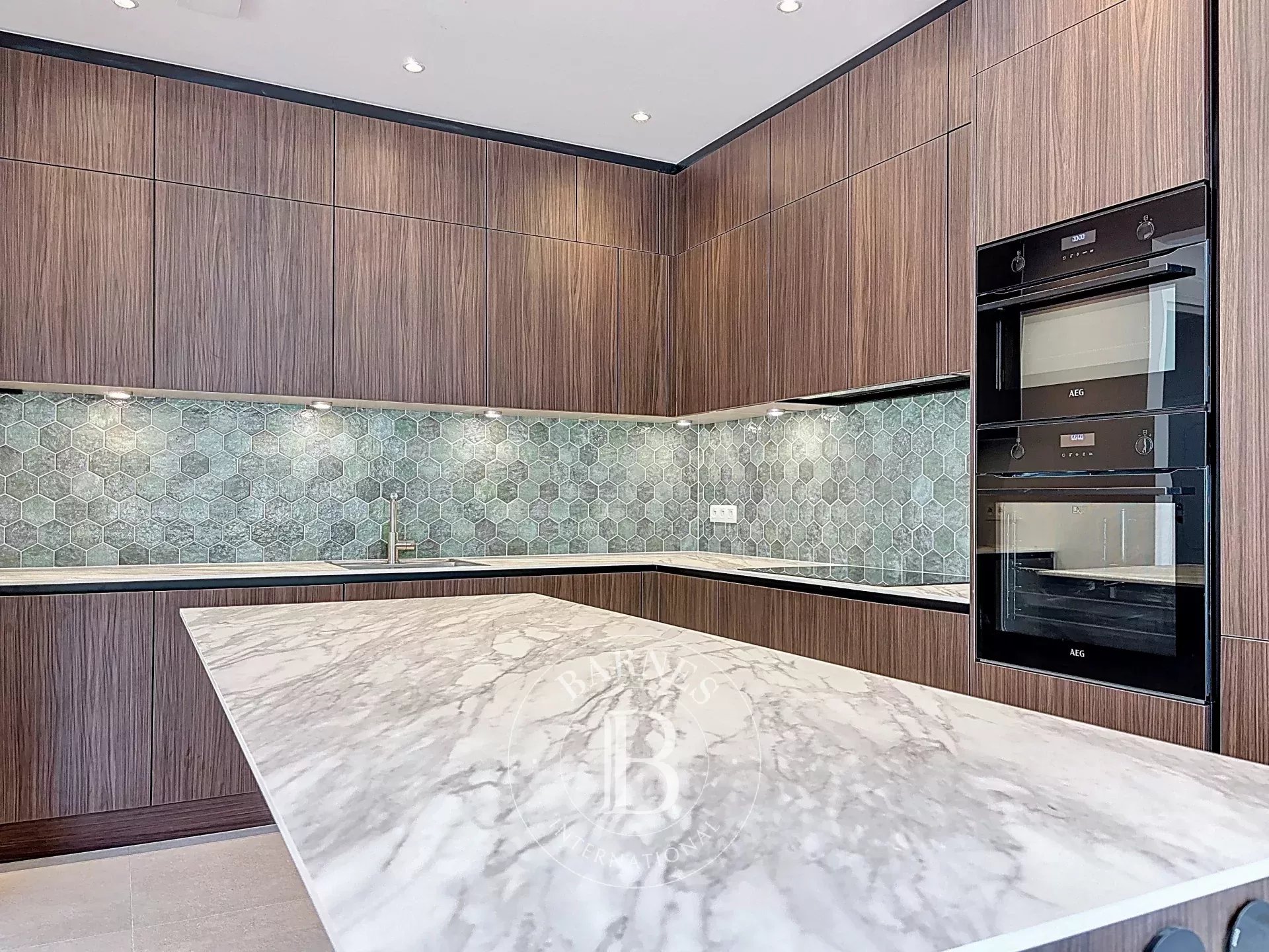 Uccle Churchill - Appt 3 ch, 2 sdb, terrasses, garage