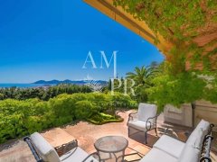 Grand Belle Époque Family Estate in Cannes with Panoramic Sea Views — photo 3 of 7