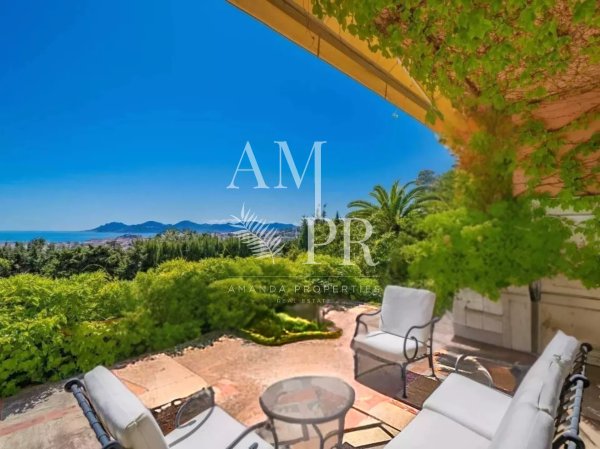 Grand Belle Époque Family Estate in Cannes with Panoramic Sea Views — photo 3