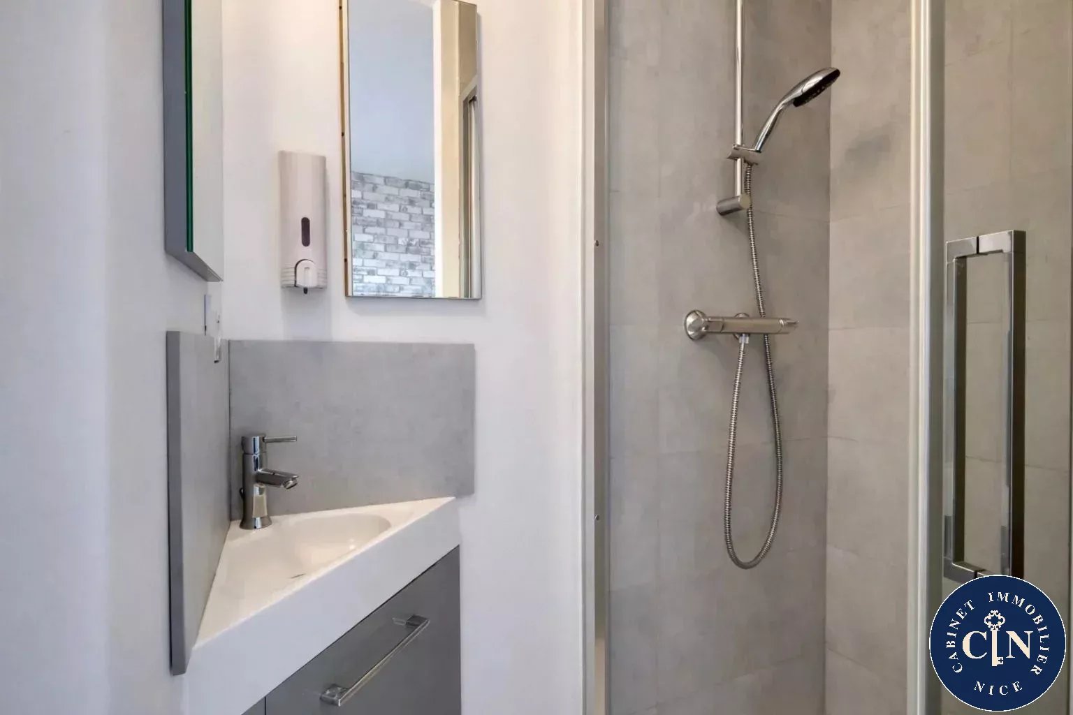 4 pièces 90 m² - Dernier étage vue dégagée - Jean Médecin — photo 16