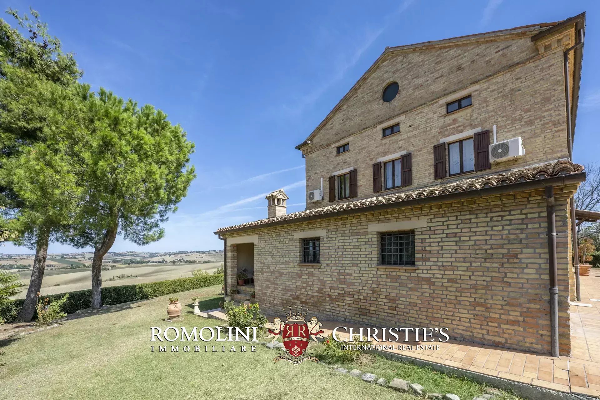 4 Bedroom Villa/Townhouse's Image 16