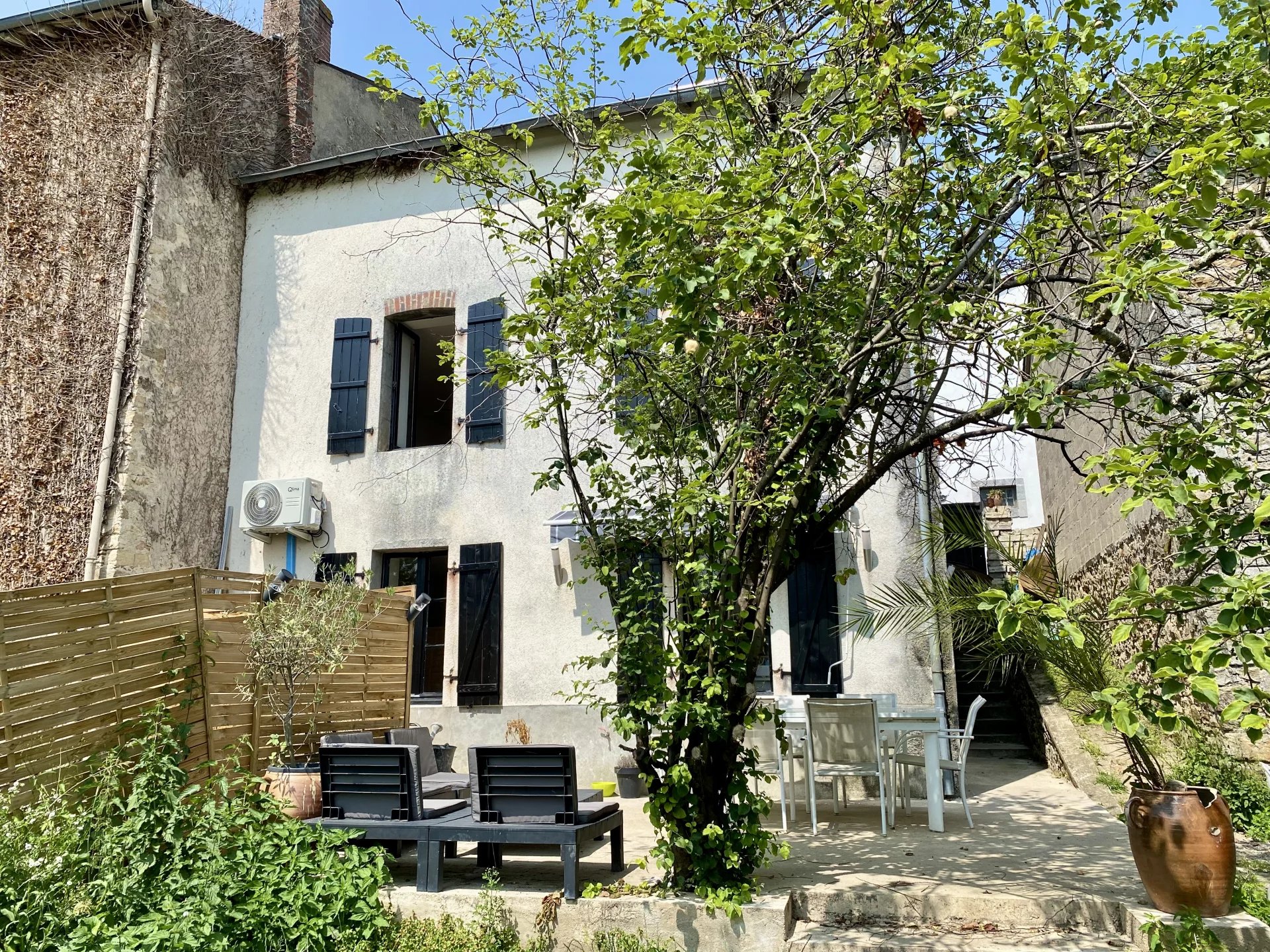 Maison rénovée de 3 chambres avec jardin au Dorat