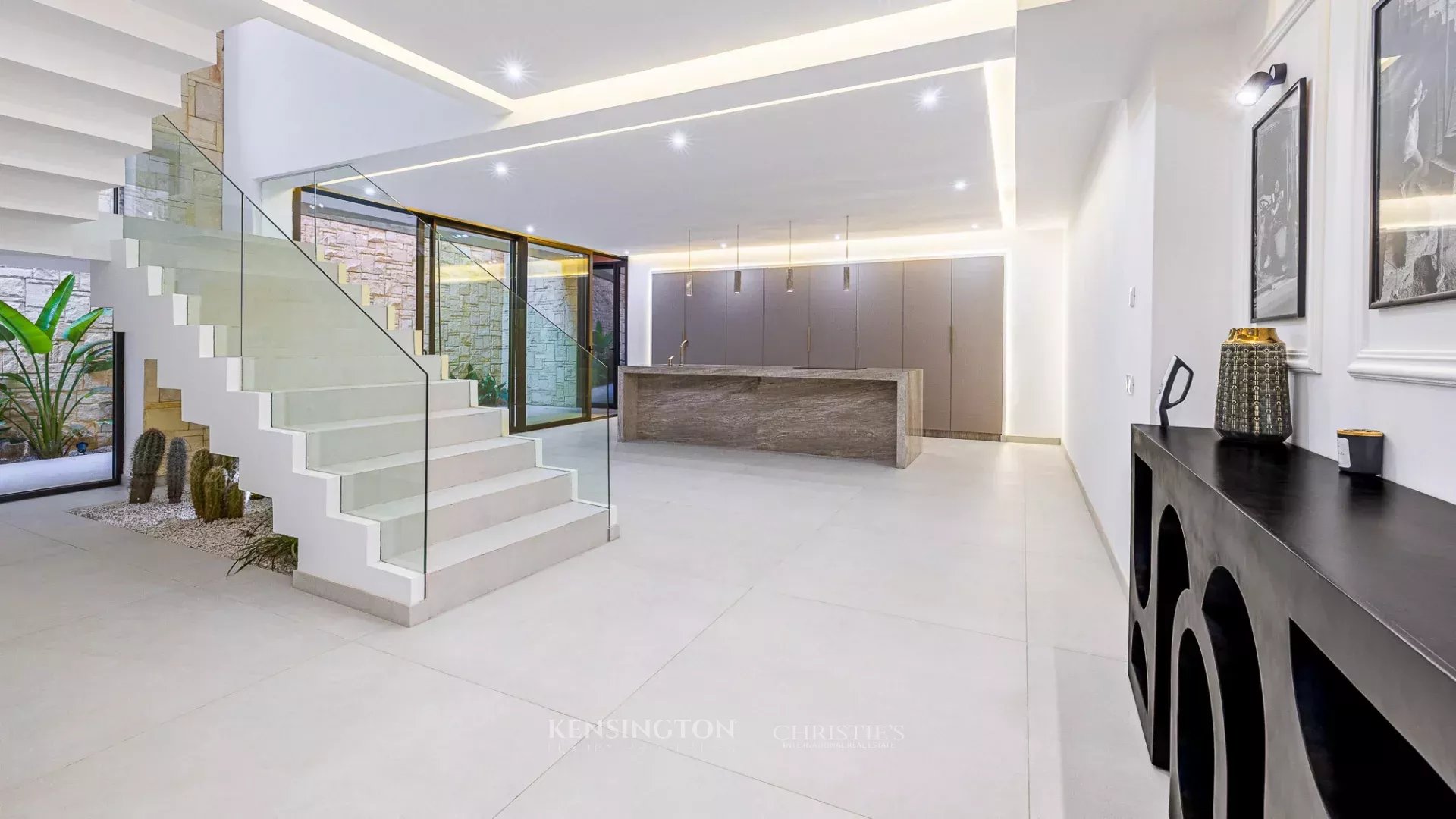 5 Bedroom Villa/Townhouse's Image 17