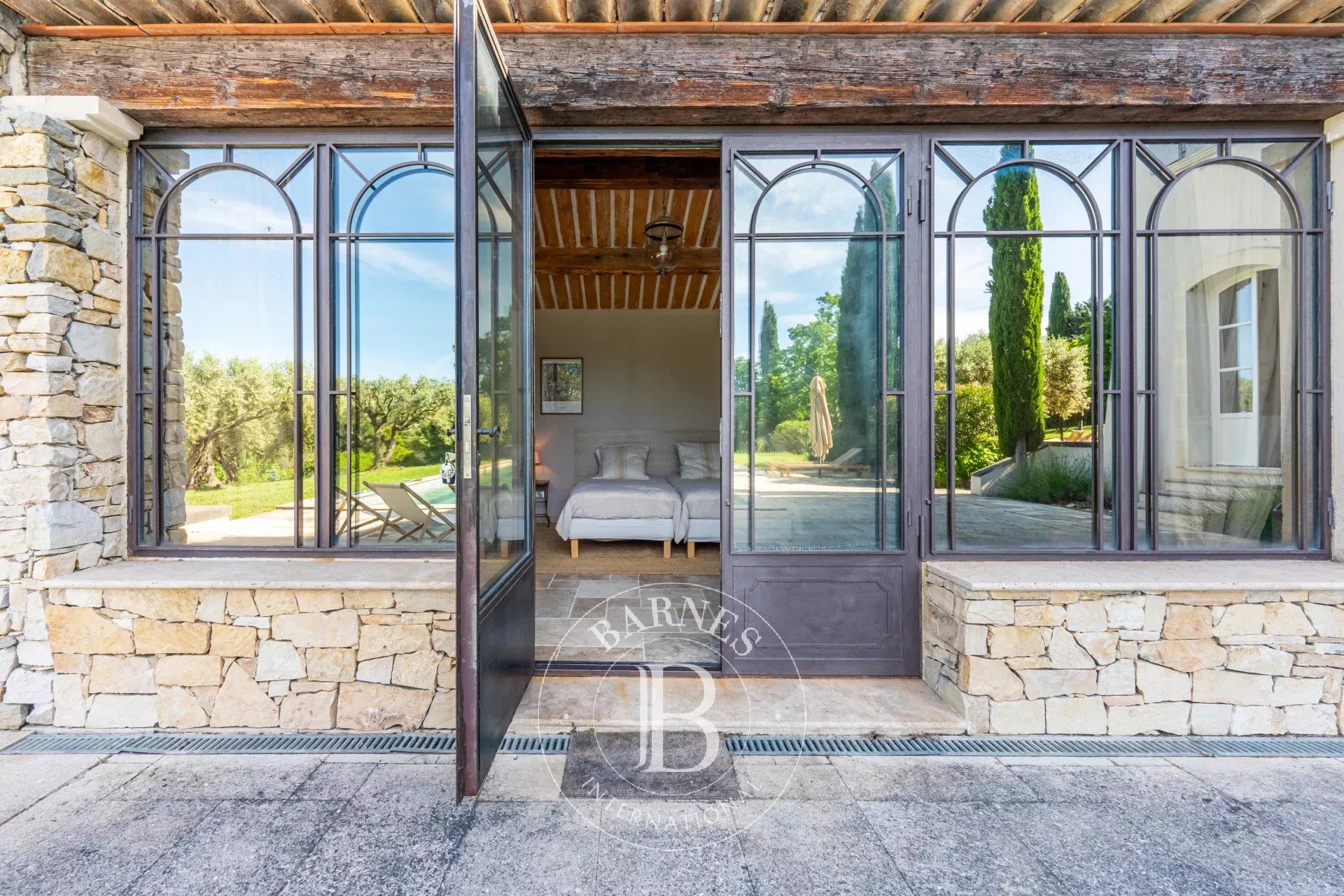 AIX-EN-PROVENCE – BASTIDE 3,767 SQ FT – 75,347 SQ FT GROUNDS – SALT POOL – INDEPENDENT APARTMENT - picture 20