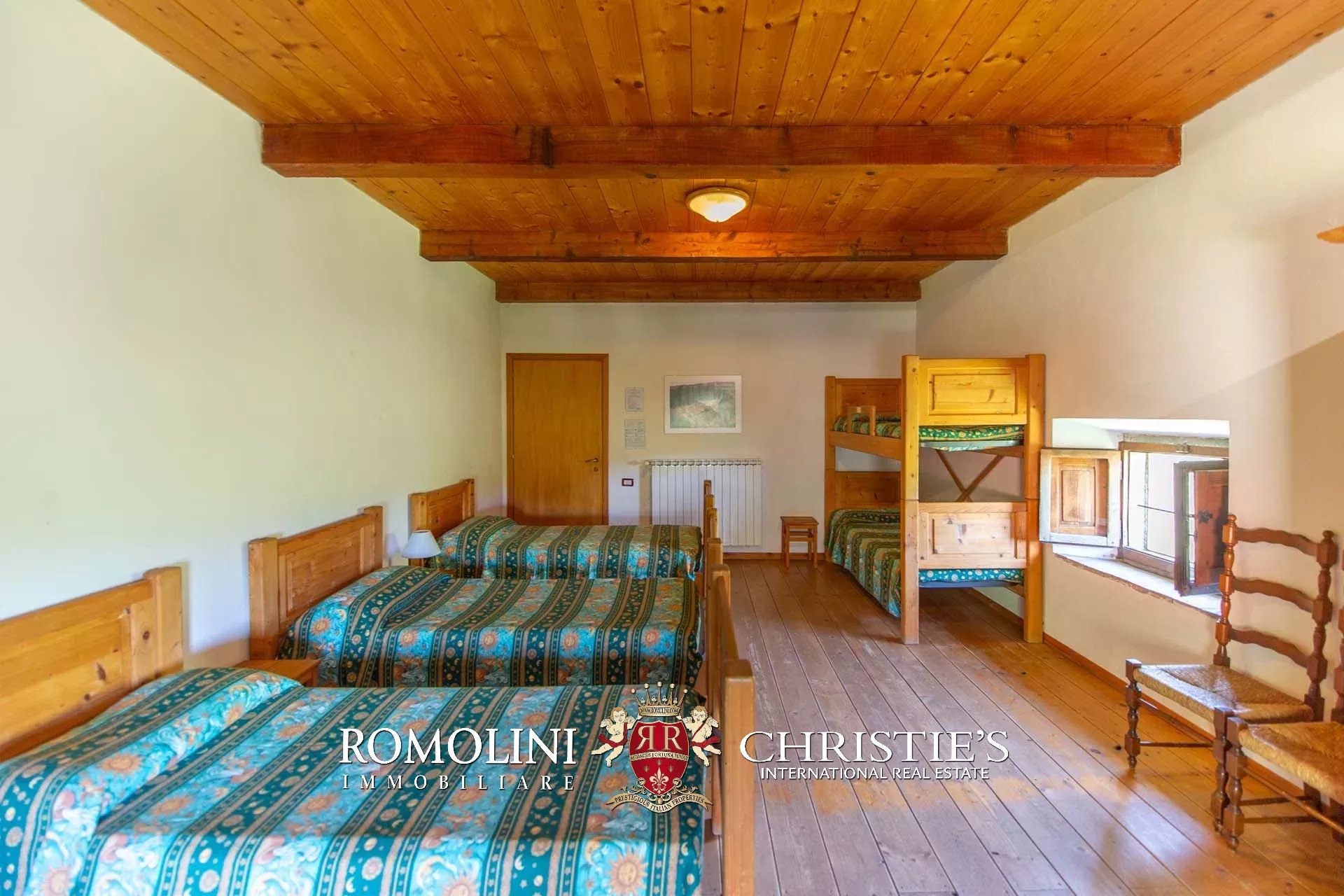 10 Bedroom Villa/Townhouse's Image 28