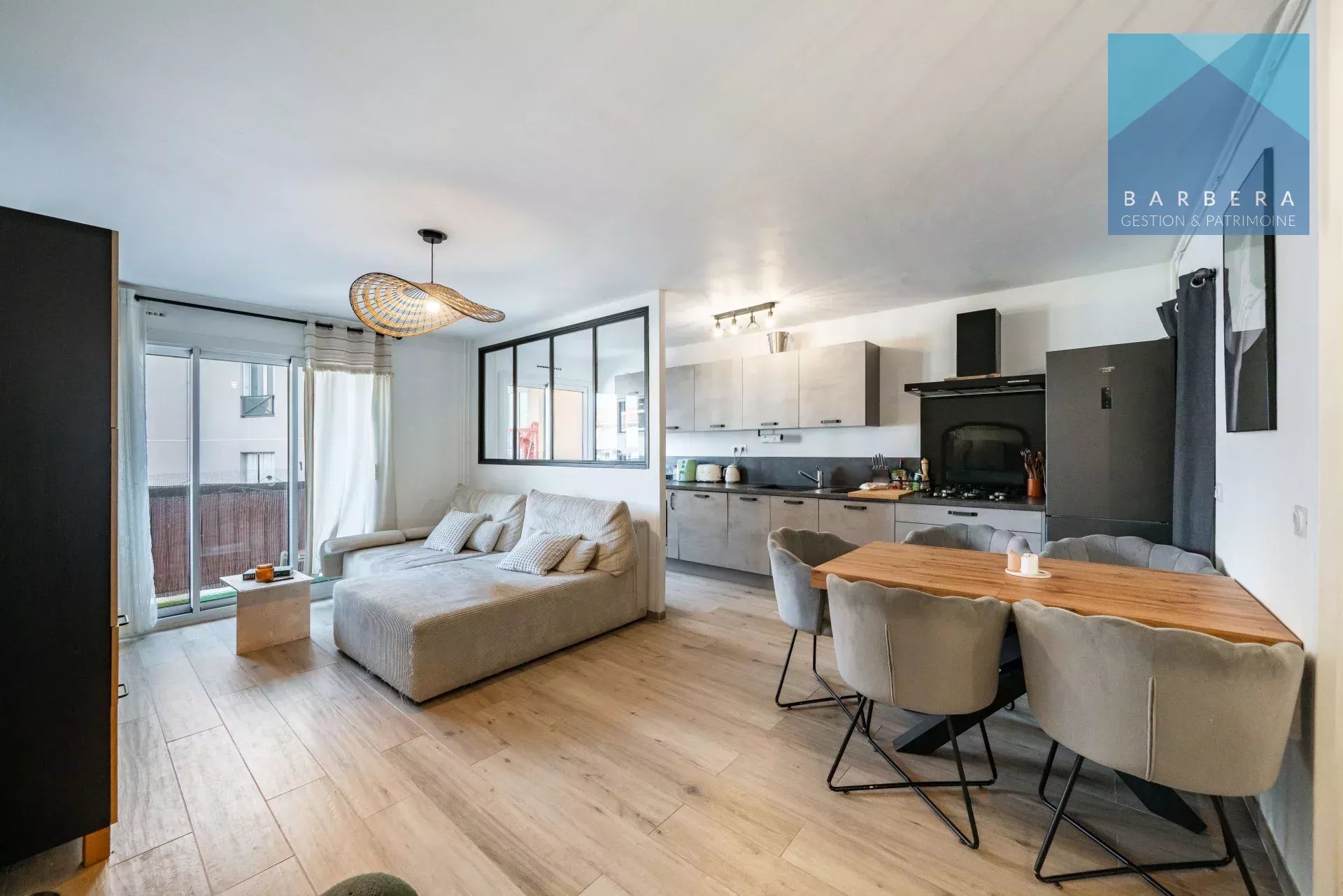 Agence immobilière de 