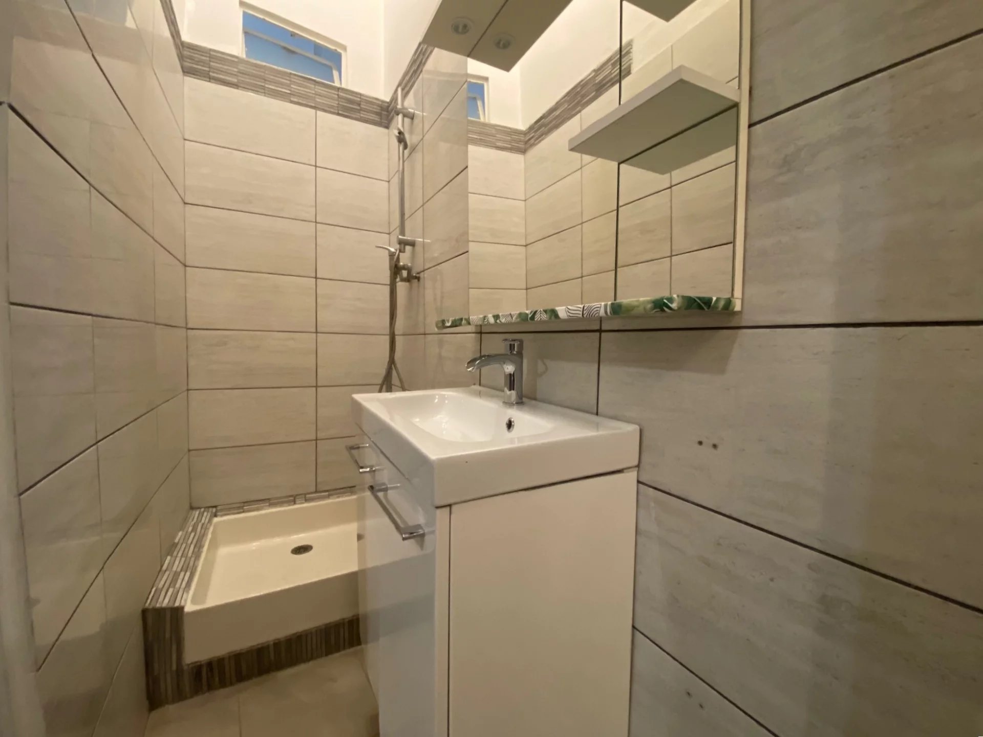 DRAGUIGNAN CENTRE AGREABLE T2 EN REZ-DE-CHAUSSEE 38.34 M2 - Photo 3