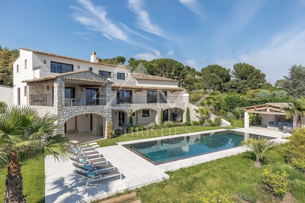Villa for sale in La colle-sur-loup — Luxury Villa in La Colle-sur-Loup | Family Estate near St Paul de Vence