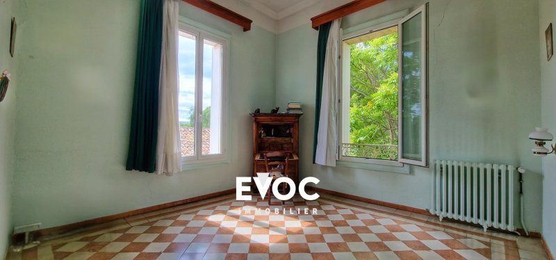 Photo 19 — Maison de maître XIXᵉ à vendre à Montbazin – 185 m², chai, piscine, jardin et dépendances