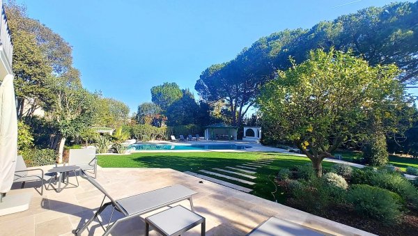 Luxury Villa Cap d'Antibes | Renovated Family Estate for Sale — photo 7