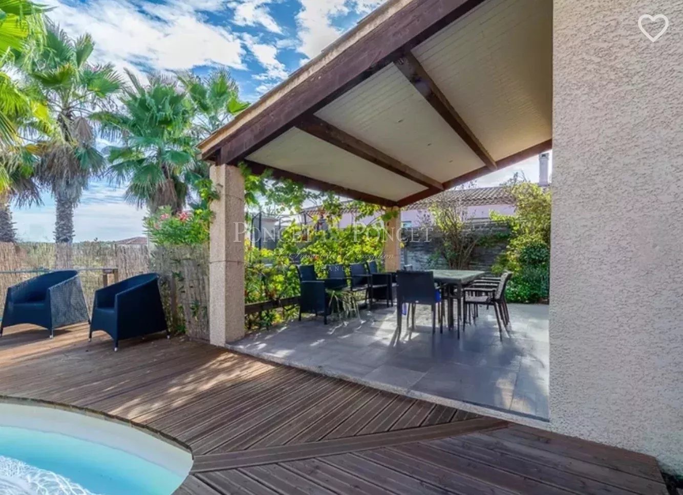 4 Bedroom Villa/Townhouse's Image 5