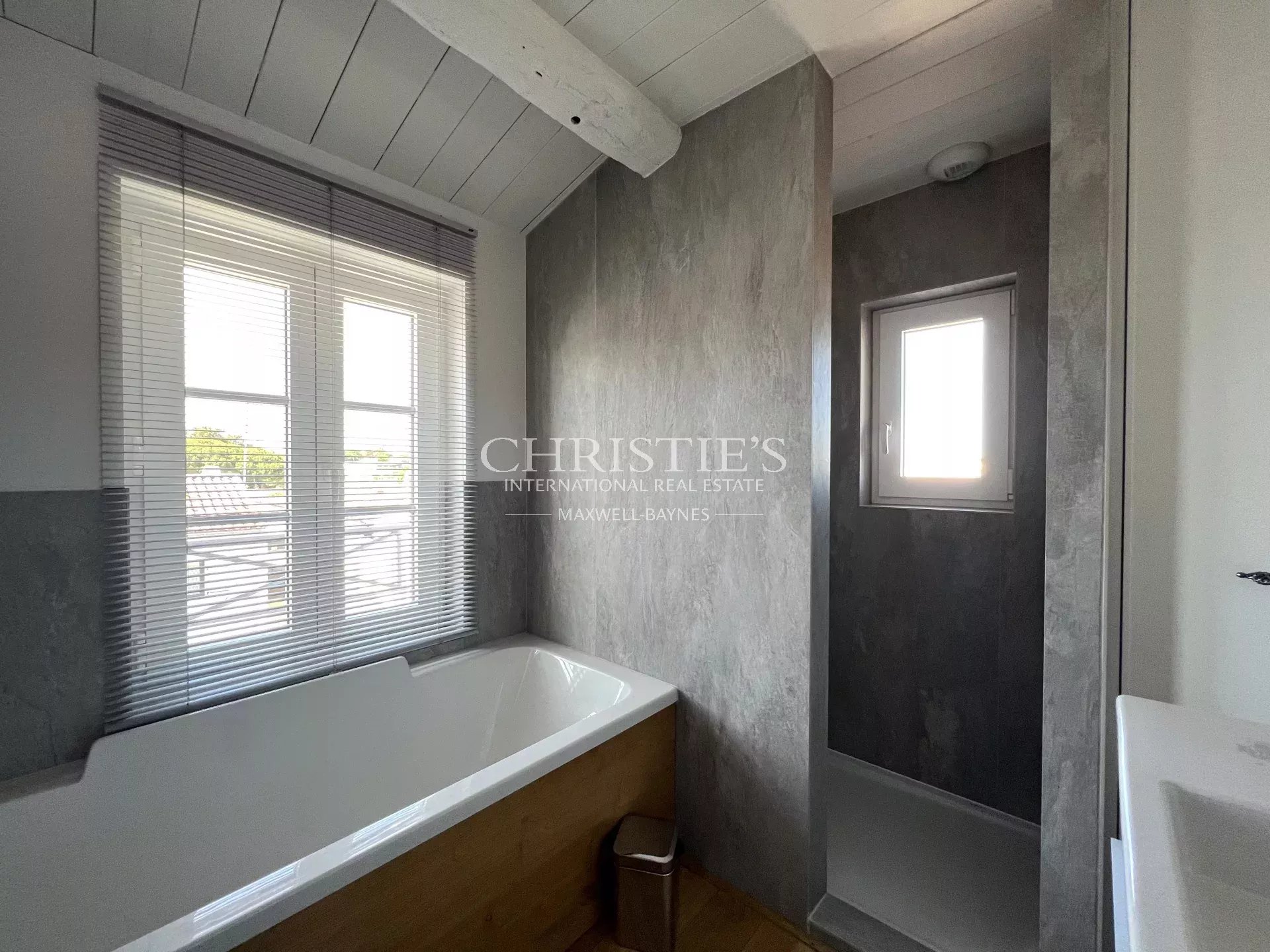 4 Bedroom Villa/Townhouse's Image 21
