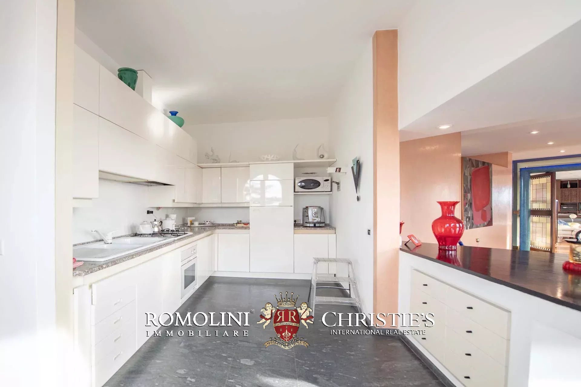 5 Bedroom Villa/Townhouse's Image 38