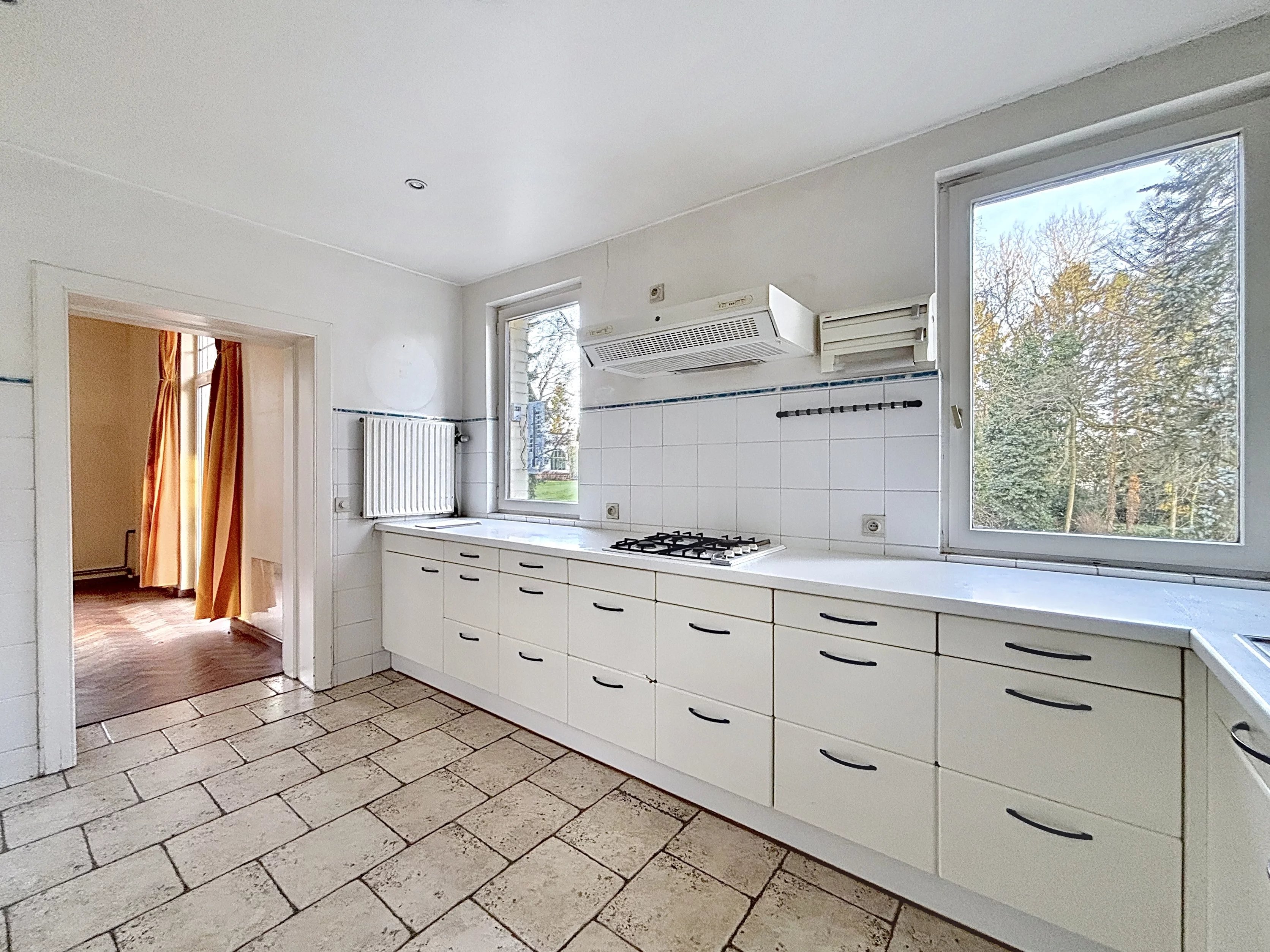 Uccle - Charming house to renovate with garden