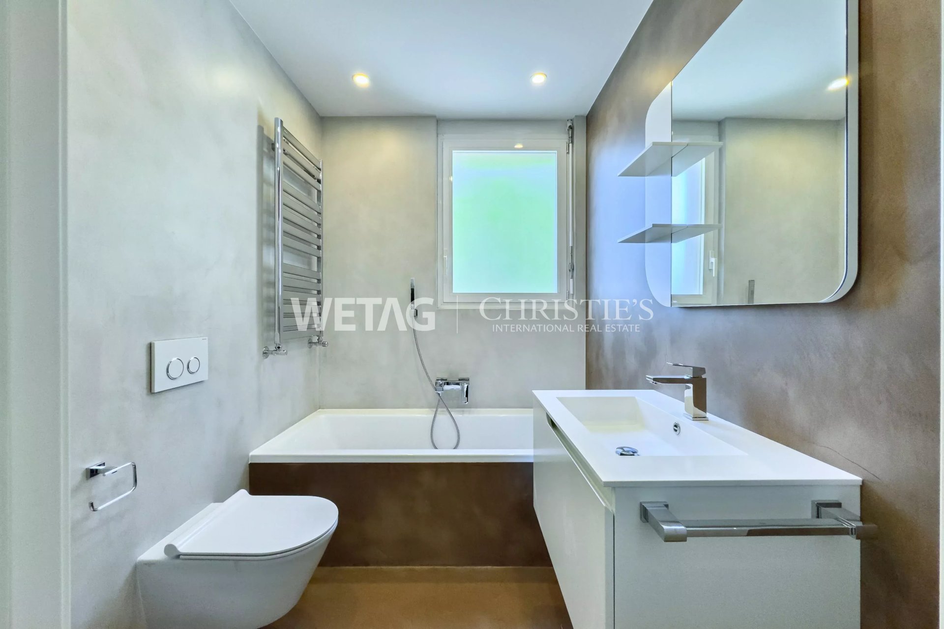 4 Bedroom Villa/Townhouse's Image 6