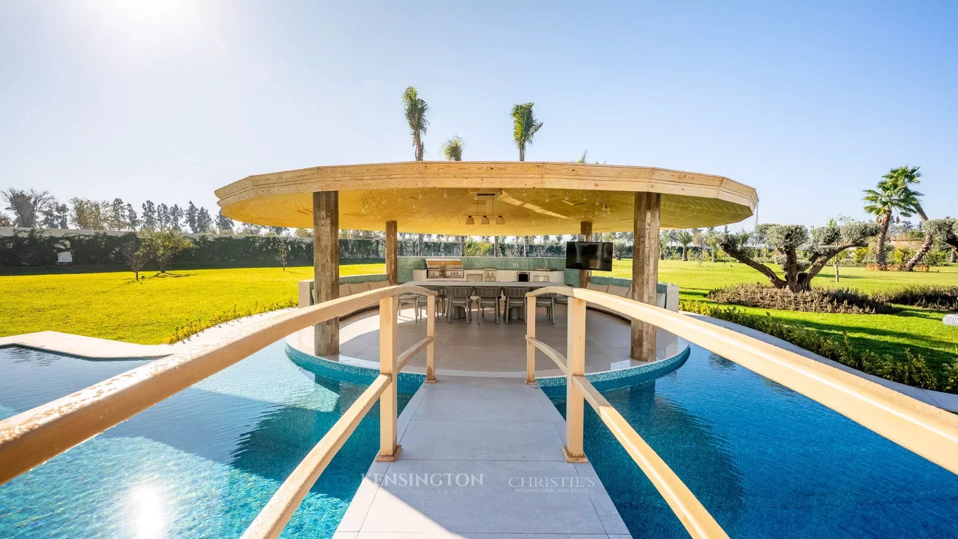 8 Bedroom Villa/Townhouse's Image 10