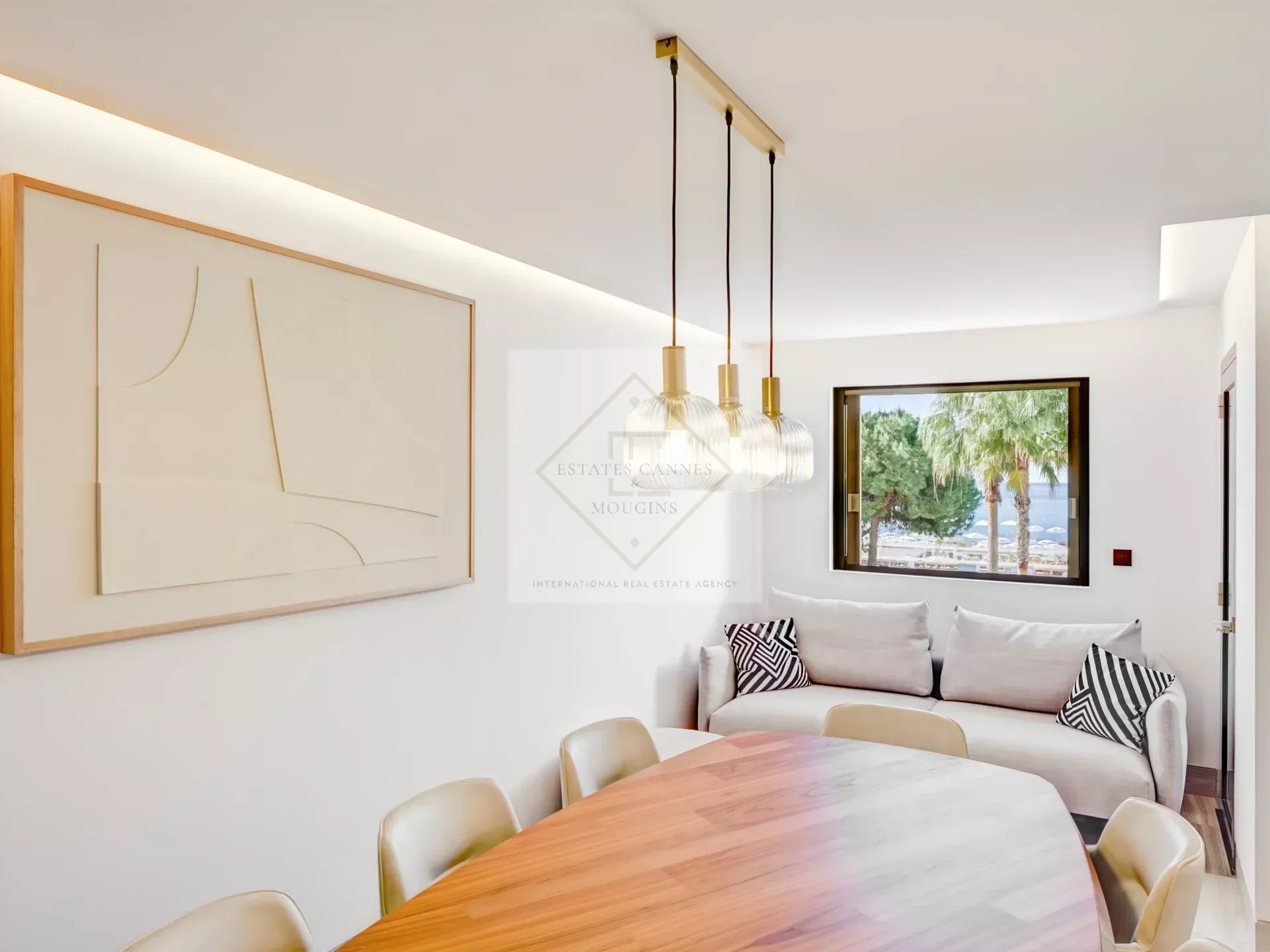 Cannes – Croisette : Appartement d’exception dans résidence historique avec vue mer panoramique — photo 5