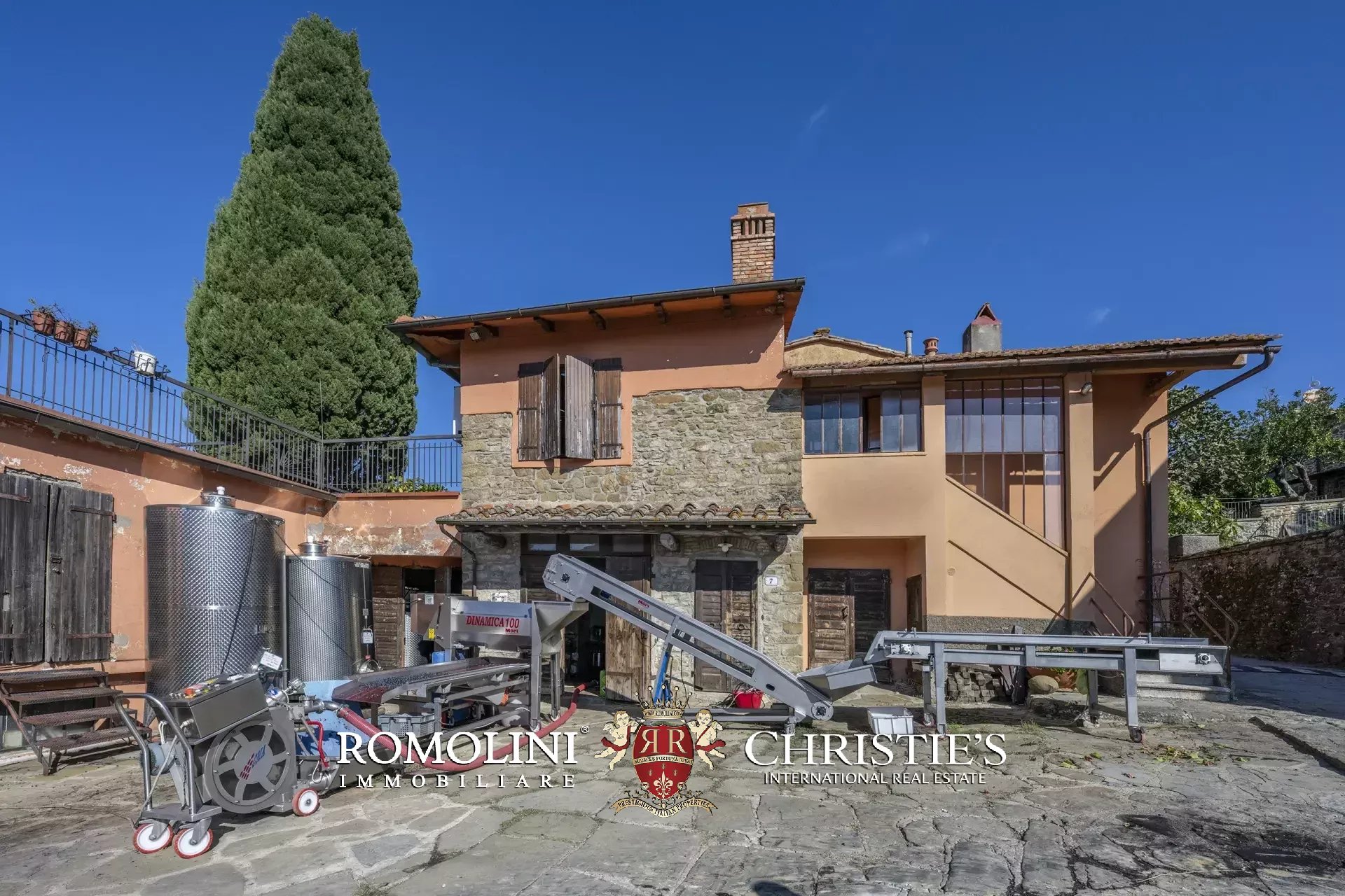 7 Bedroom Villa/Townhouse's Image 7