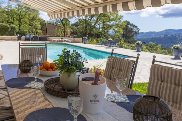 Villa for Sale in Montauroux with Panoramic View — photo 3