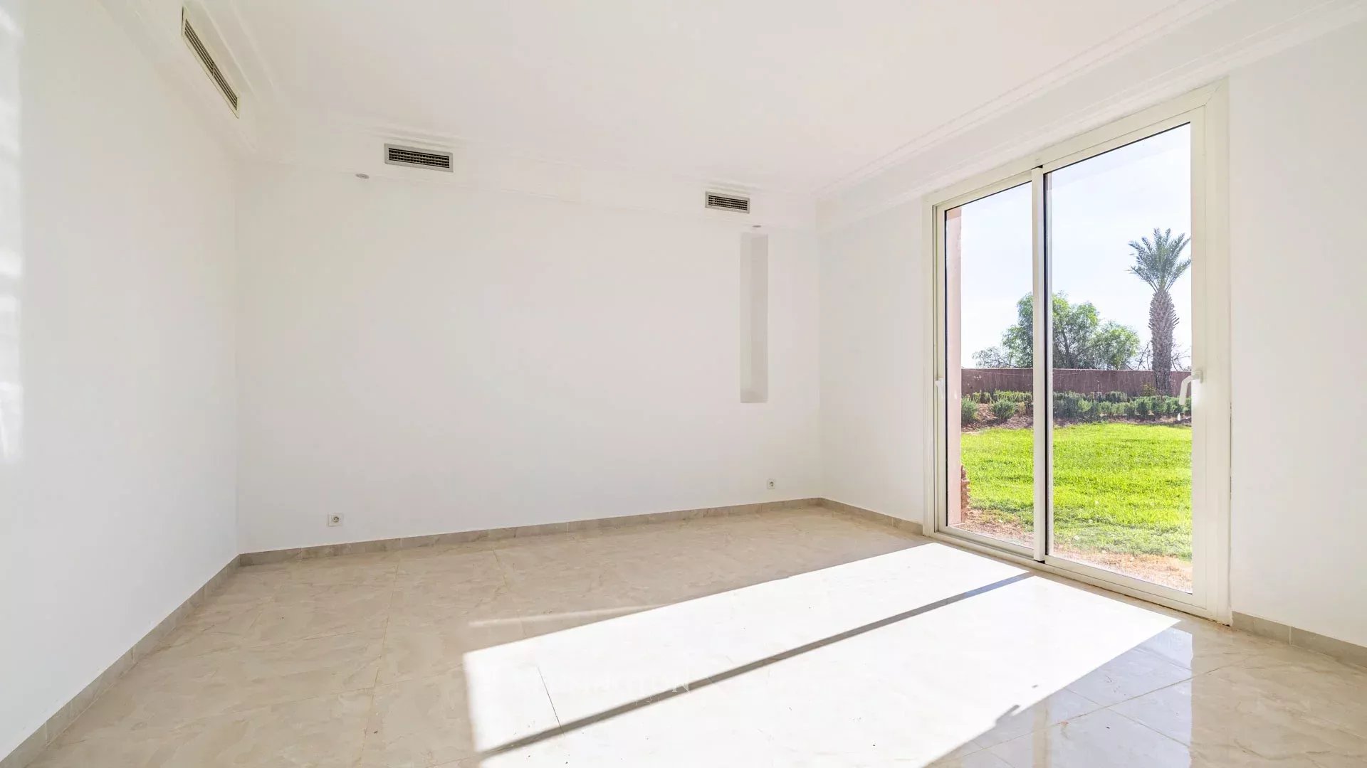 5 Bedroom Villa/Townhouse's Image 3
