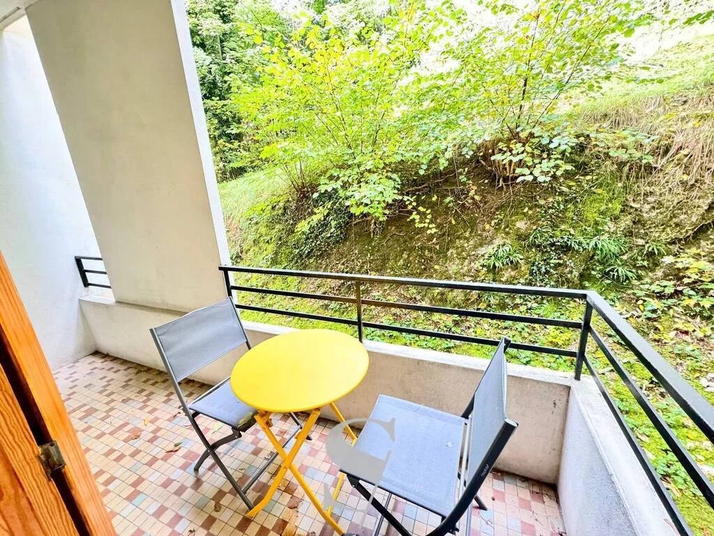 ANNECY - T3 traversant 65 M2 Hab.