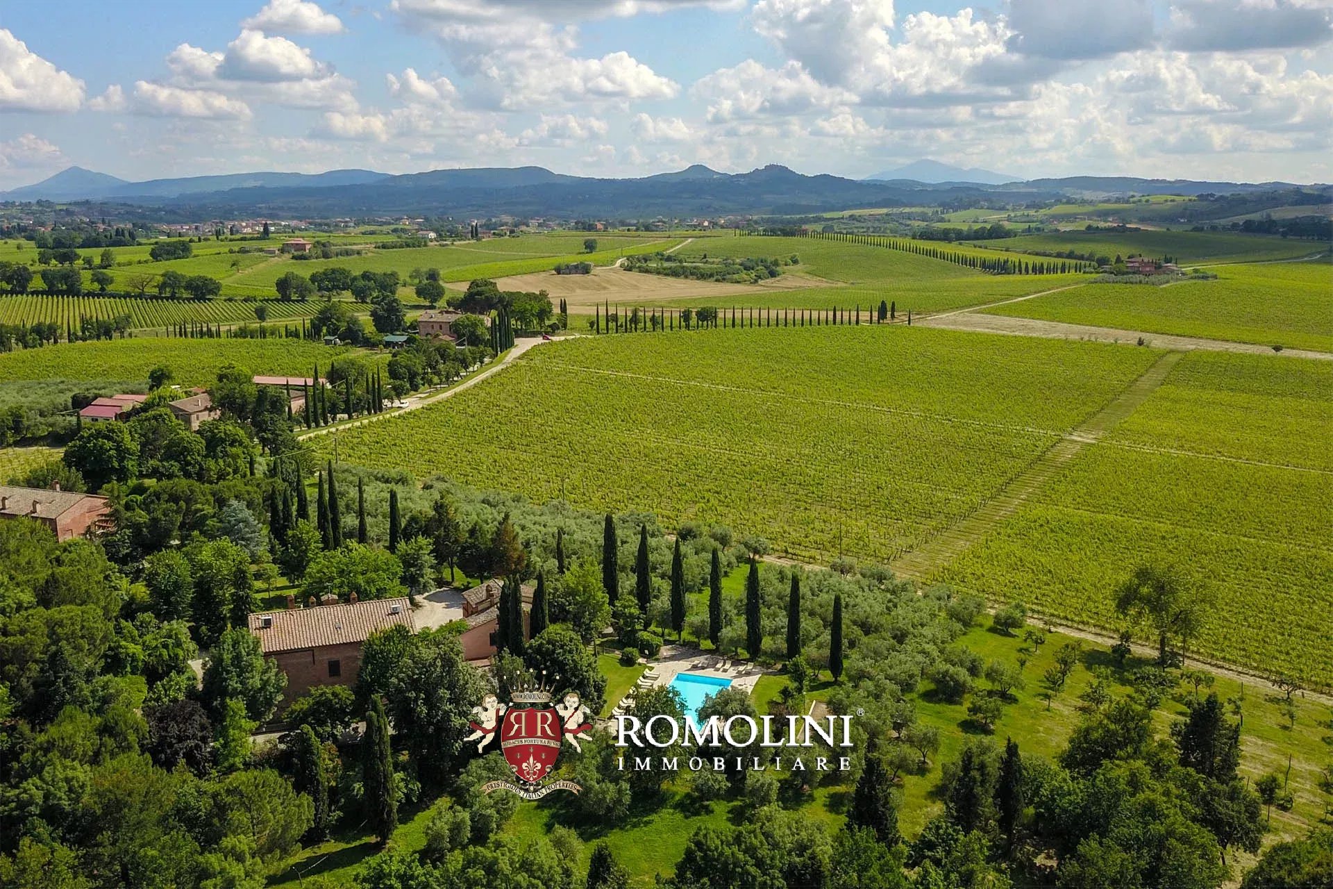 34 Bedroom Vineyard's Image 16
