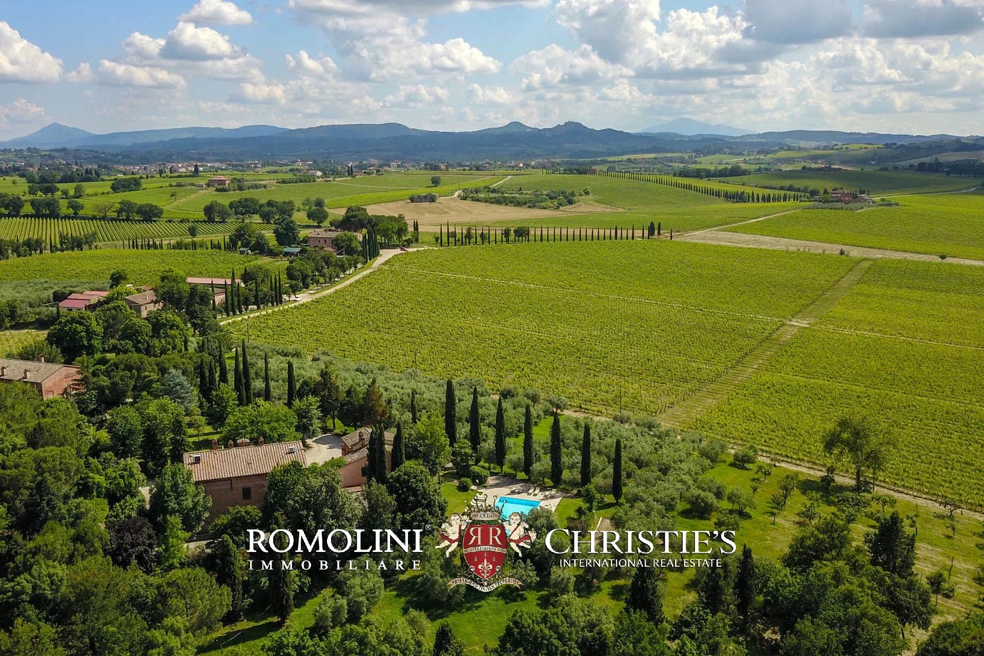 34 Bedroom Vineyard's Image 16