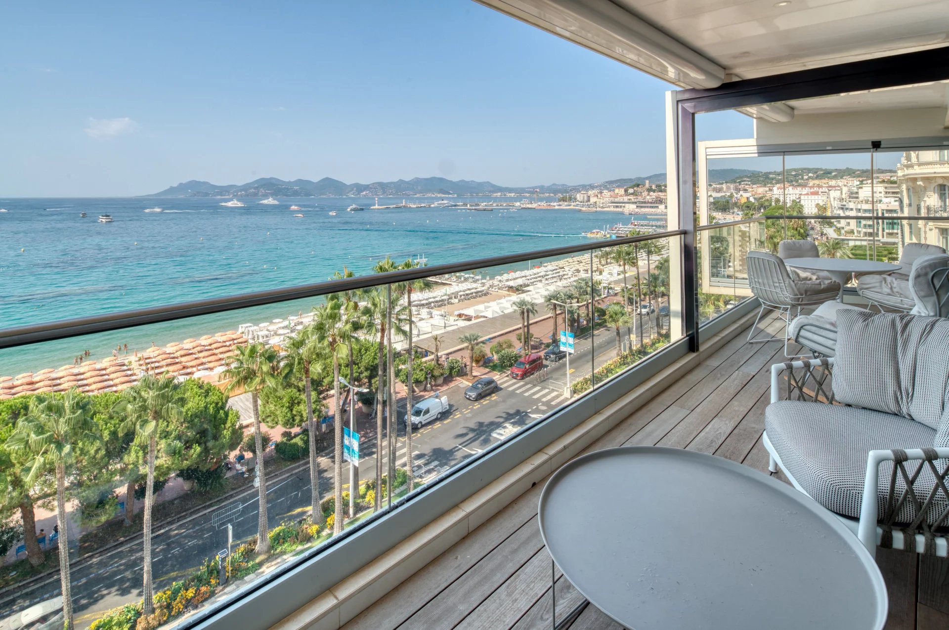 Cannes Croisette – 130 sqm apartment on a high floor