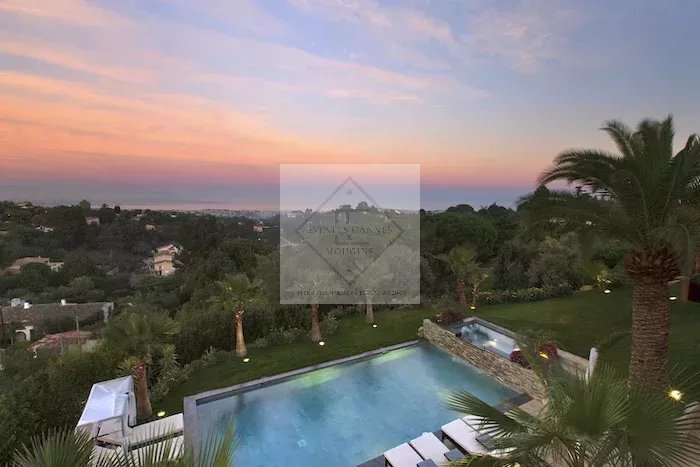 À Louer – Villa Contemporaine d’Exception à Super Cannes – 430 m² avec Vue Mer Panoramique — photo 11