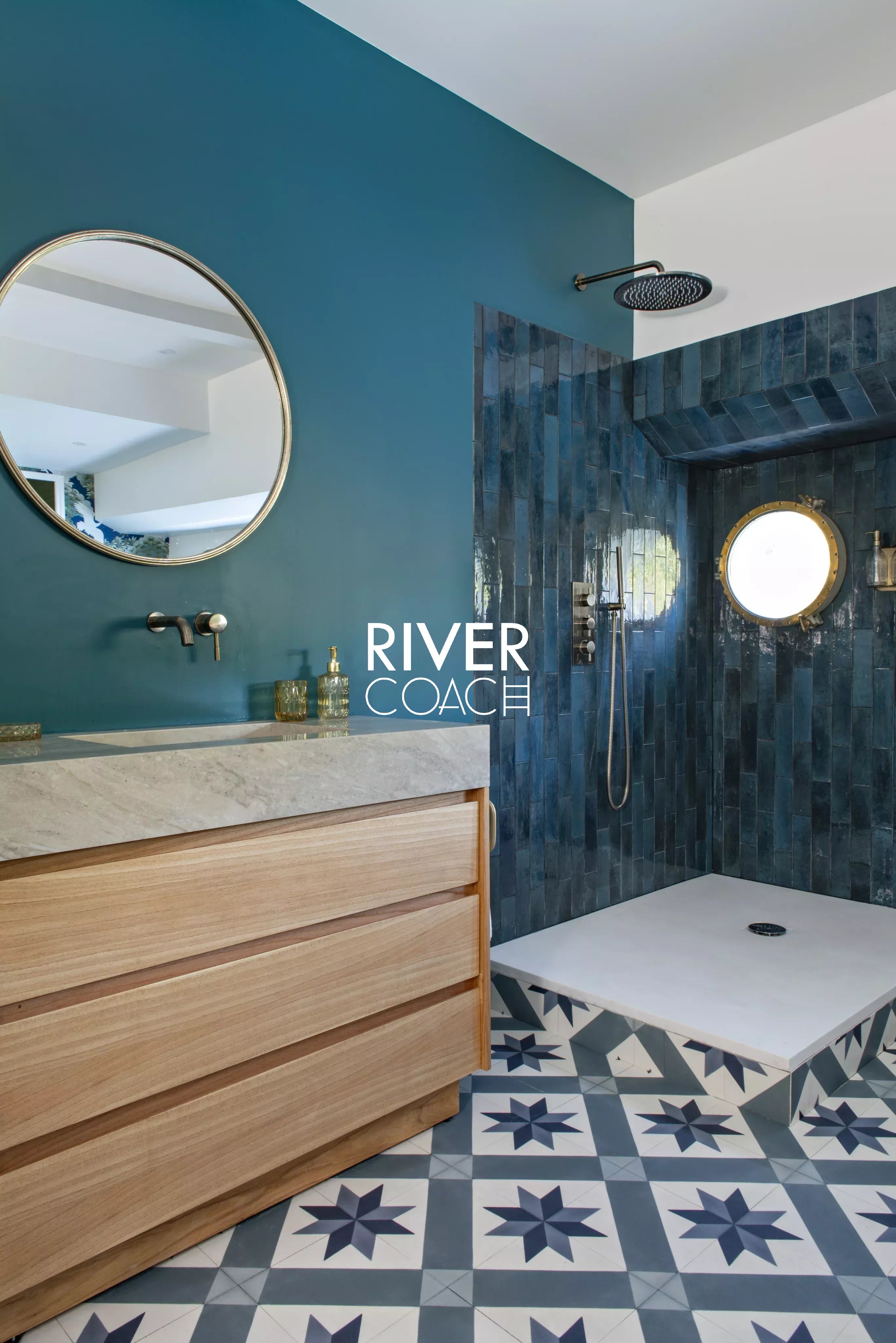 Péniche d'exception dans un écrin de verdure