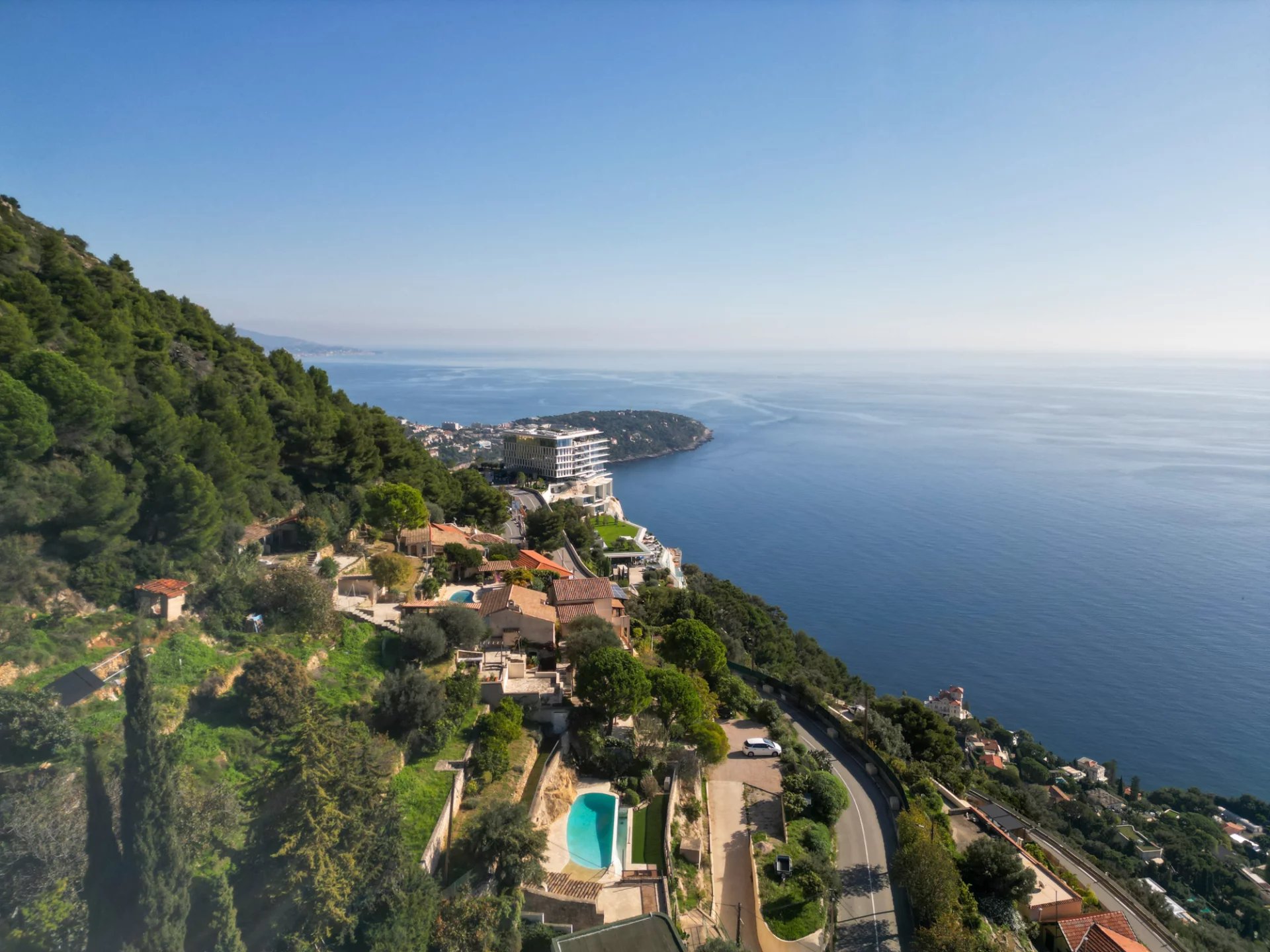 Villa brut béton Roquebrune Cap Martin, vue mer panoramique