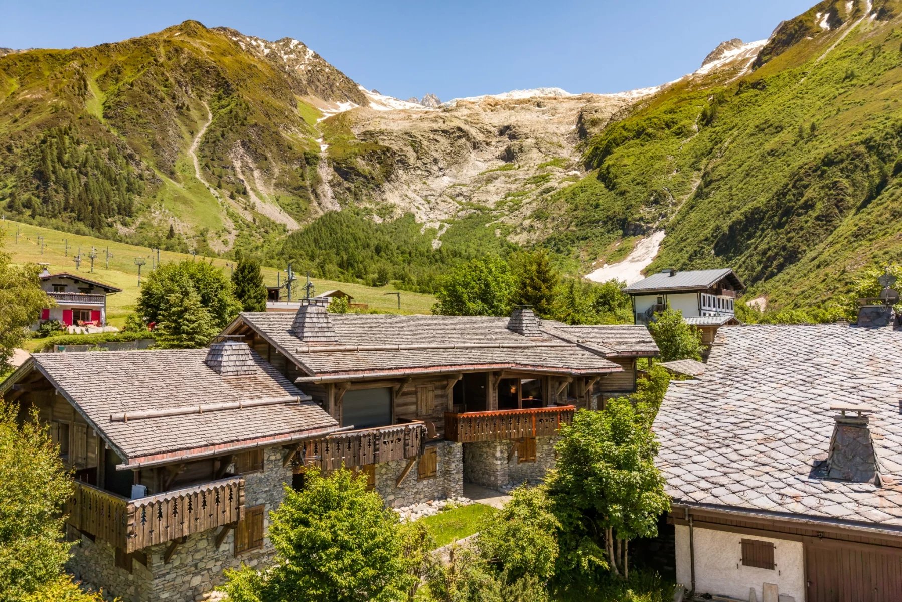 Photo of CHAMONIX - 4 bedroom chalet at the foot of the piste