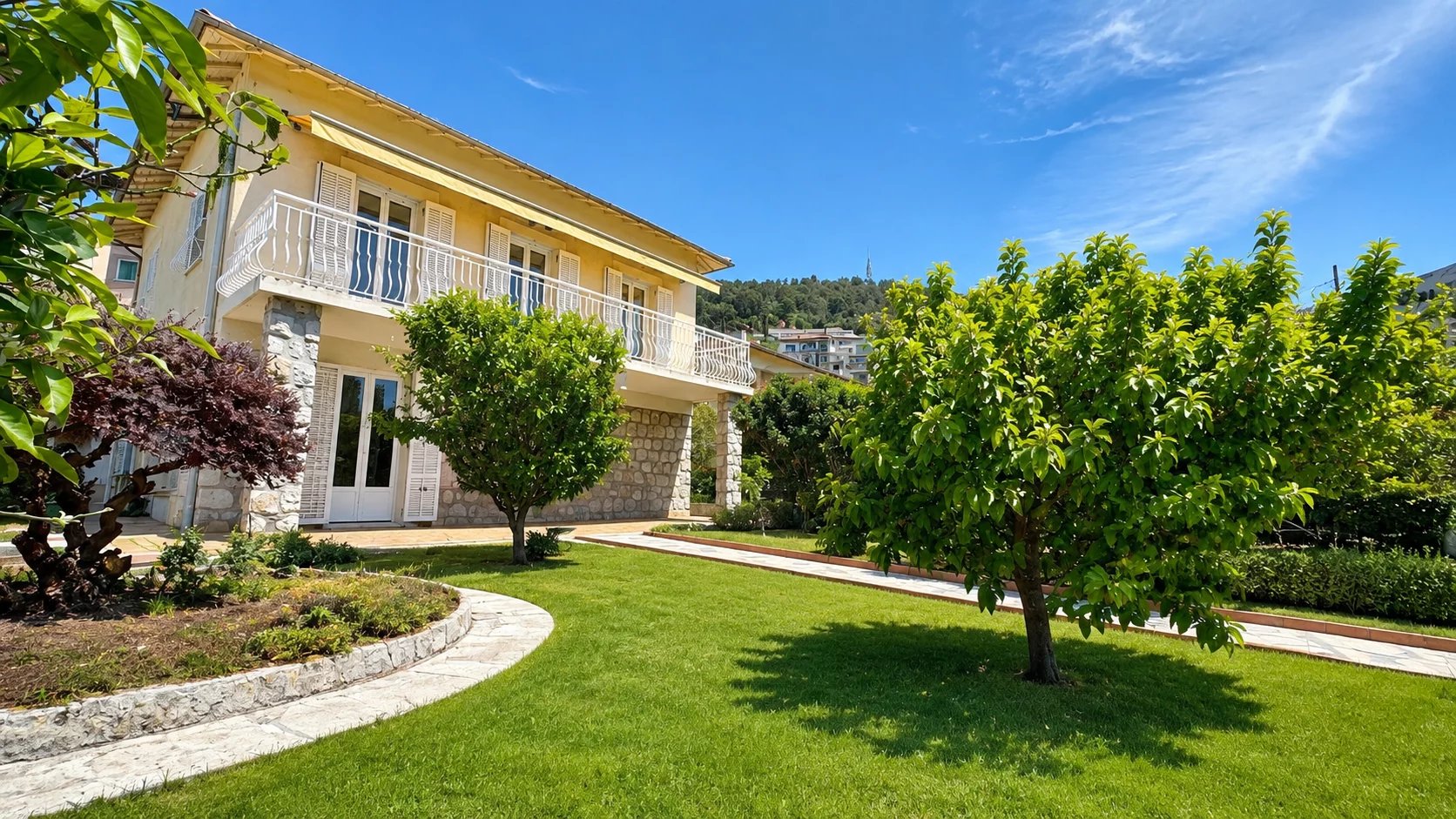 NICE "Mont Boron" Maison niçoise | 4 Chambres | Calme | Jardin plat | Garage