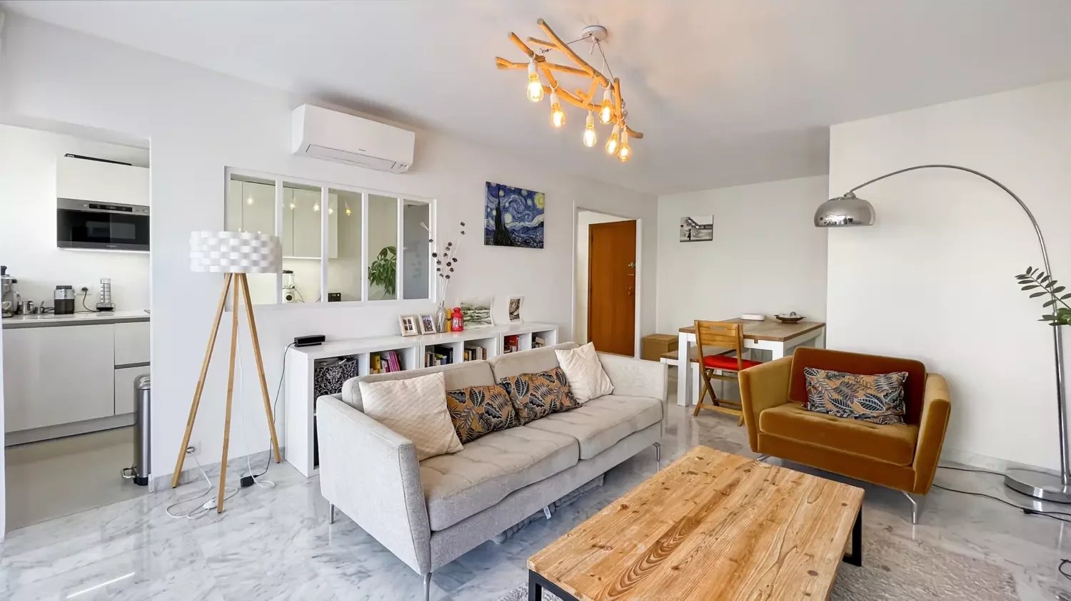 Appartement À Vendre 2 Pièces 56 m² terrasse, calme, proche plages