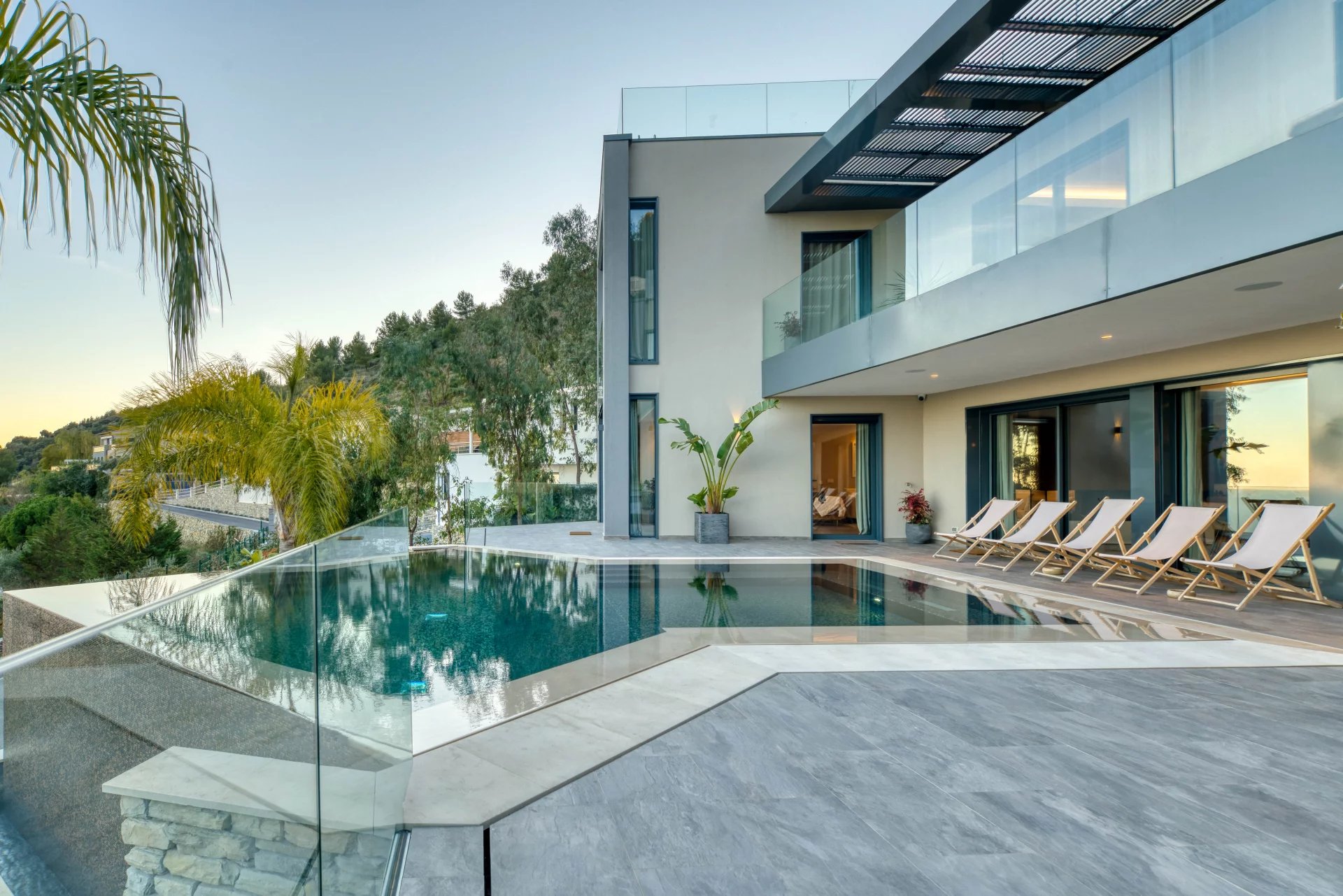 Eze - Villa contemporaine d'exception - vue mer panoramique