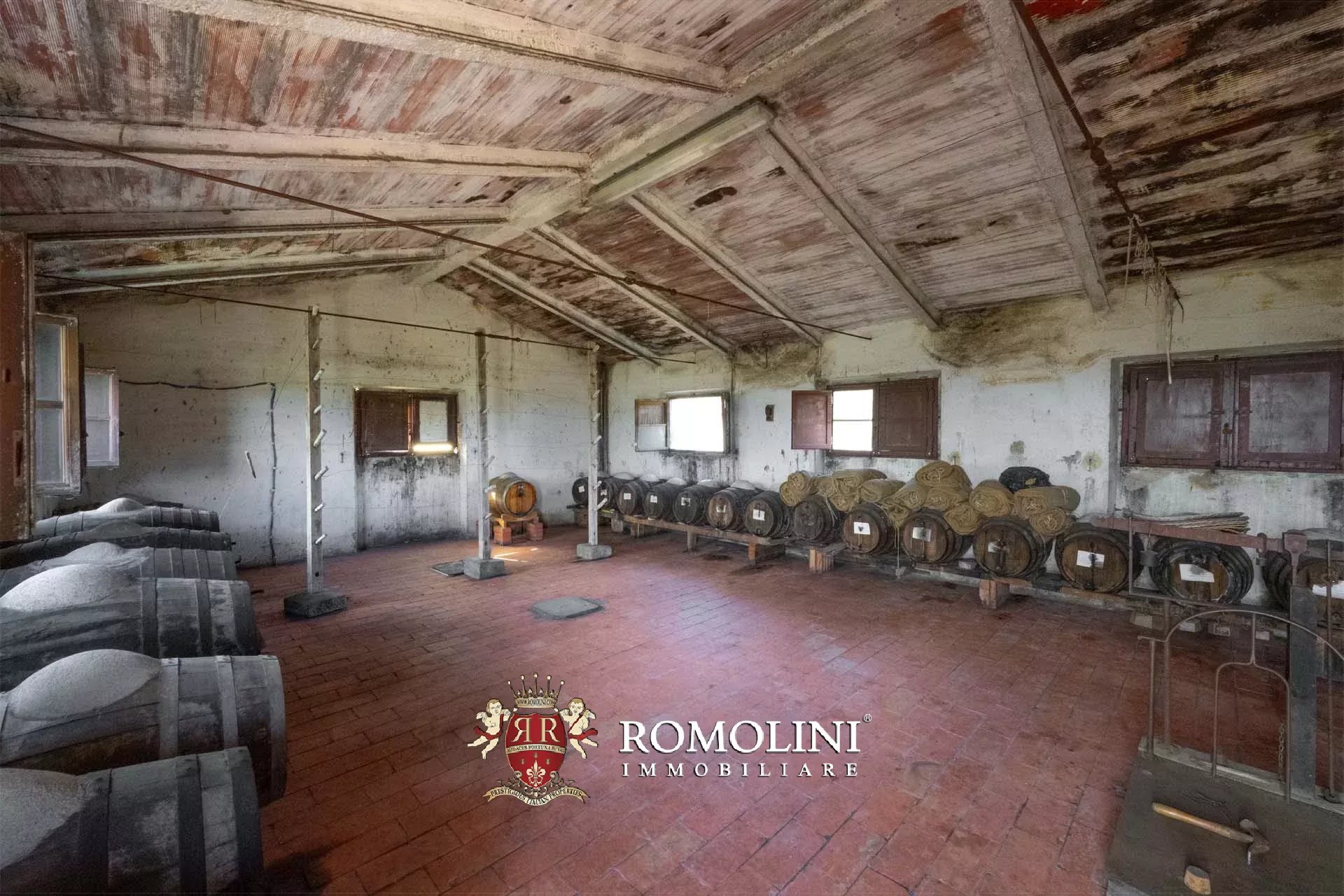 27 Bedroom Vineyard's Image 105