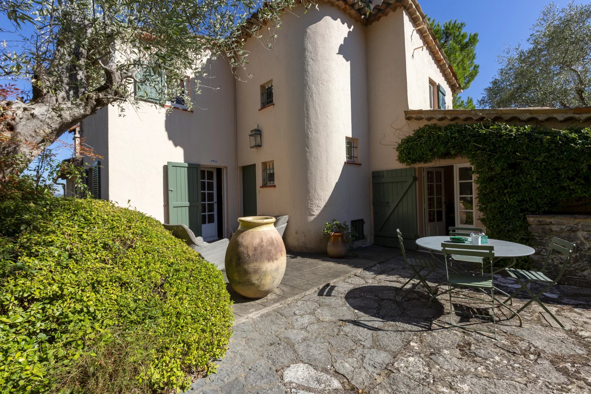 Beautiful house with swimming pool and large grounds - Grasse St Jacques Beautiful house with swimming pool and large grounds - Grasse St Jacques